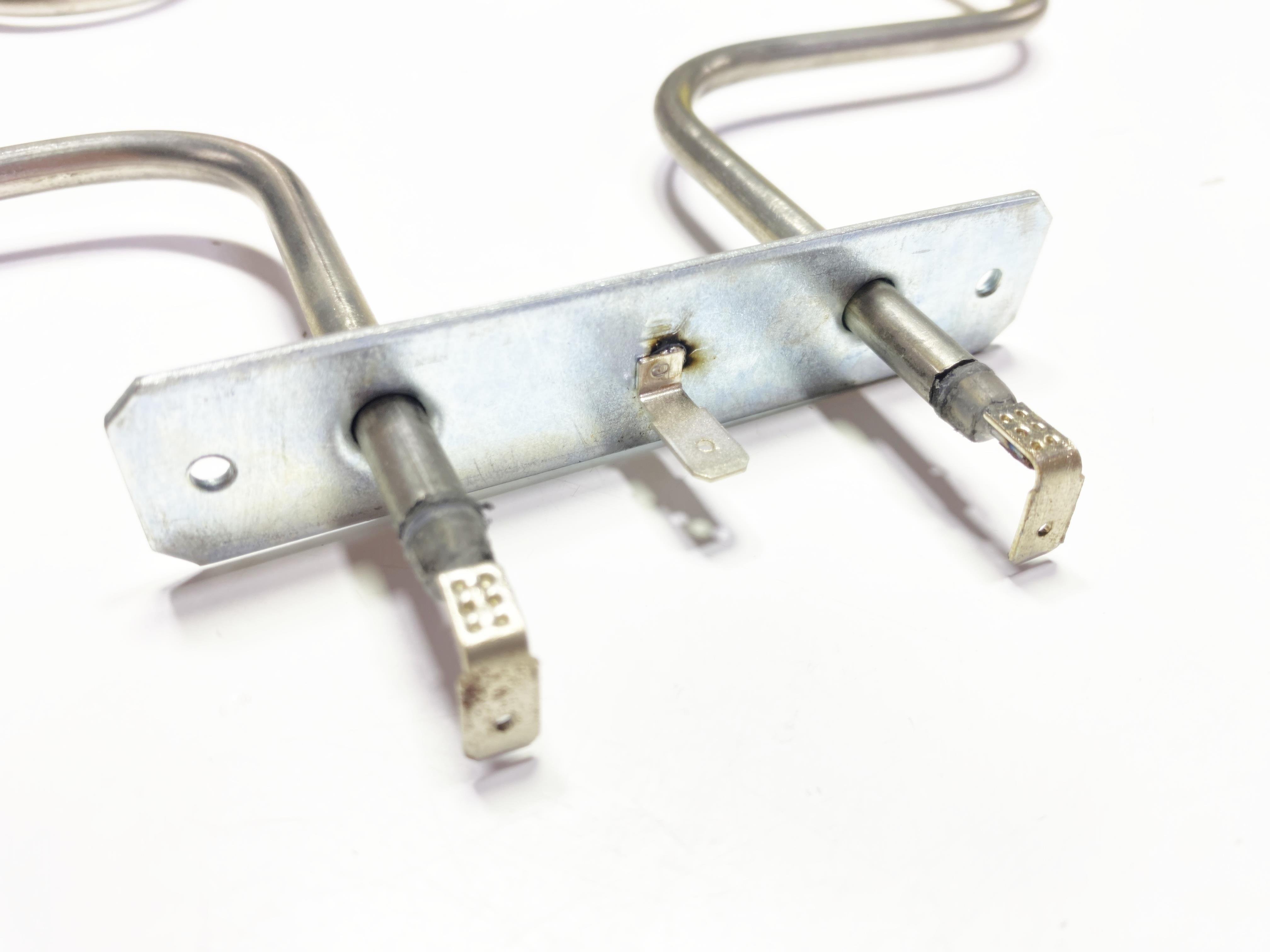 03.Heater ElementsBosch-Termikel Compatible Oven Heating Element – 1300W 220V – Short Thread – CR304 Stainless Steel  Bullet Points:Bosch-Termikel Compatible Oven Heating Element – 1300W 220V – Short Thread – CR304 Stainless Steel