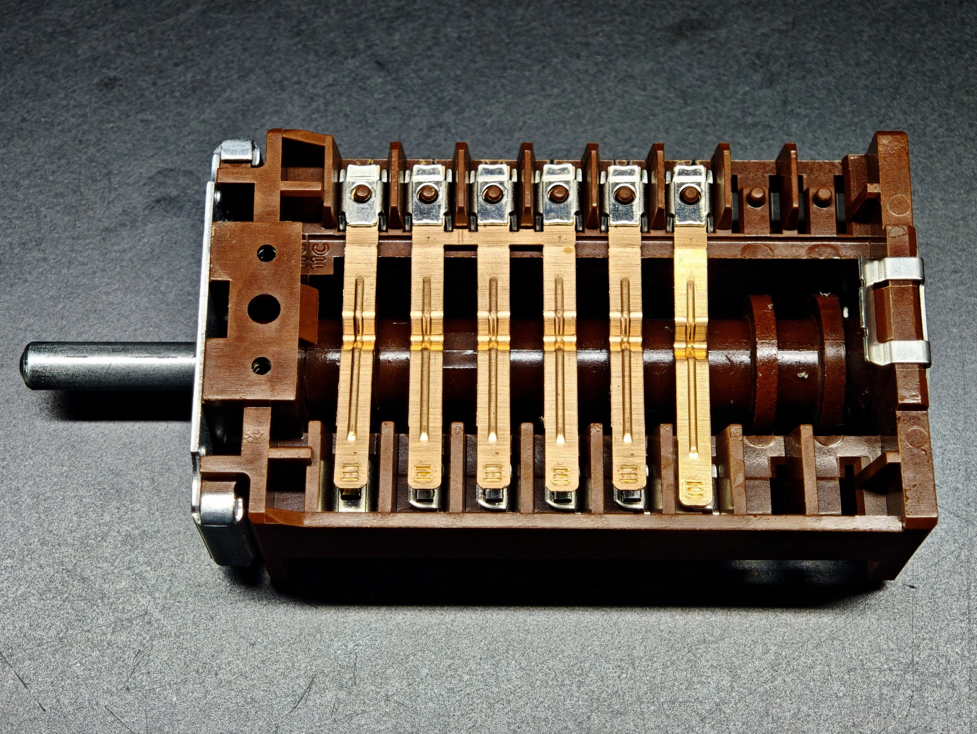 07.Rotary Polymeric SwitchesEGO 42.05000.008 0-1-2-3-4 Rotary Selector Switch 16A Bakelite Cam SwitchEGO 42.05000.008 0-1-2-3-4 Rotary Selector Switch 16A Bakelite Cam Switch