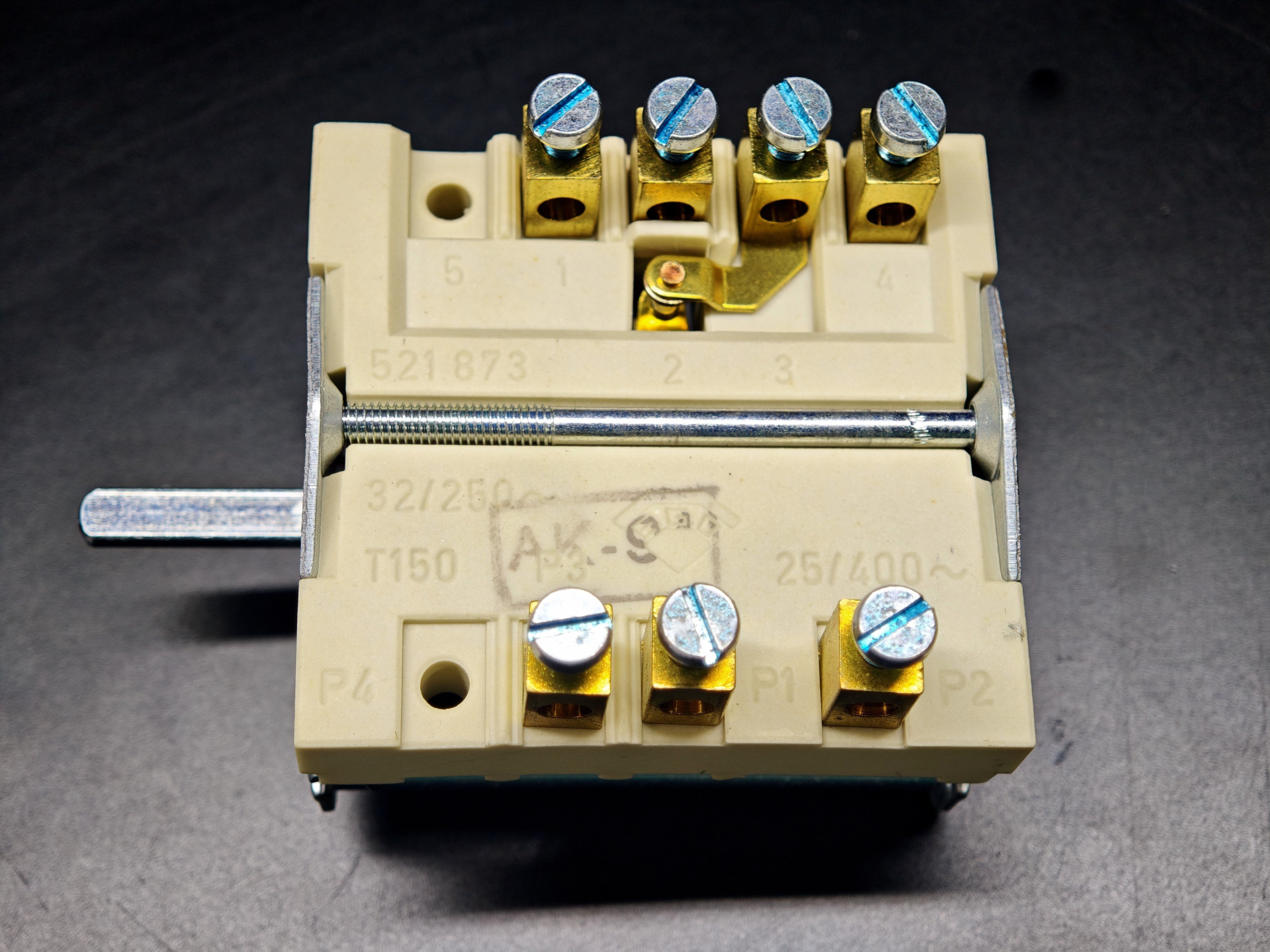 07.Rotary Polymeric SwitchesEGO 43.24232.000 0-1-2-3 Rotary Selector Switch 32A 4 Position Cam SwitchEGO 43.24232.000 0-1-2-3 Rotary Selector Switch 32A 4 Position Cam Switch