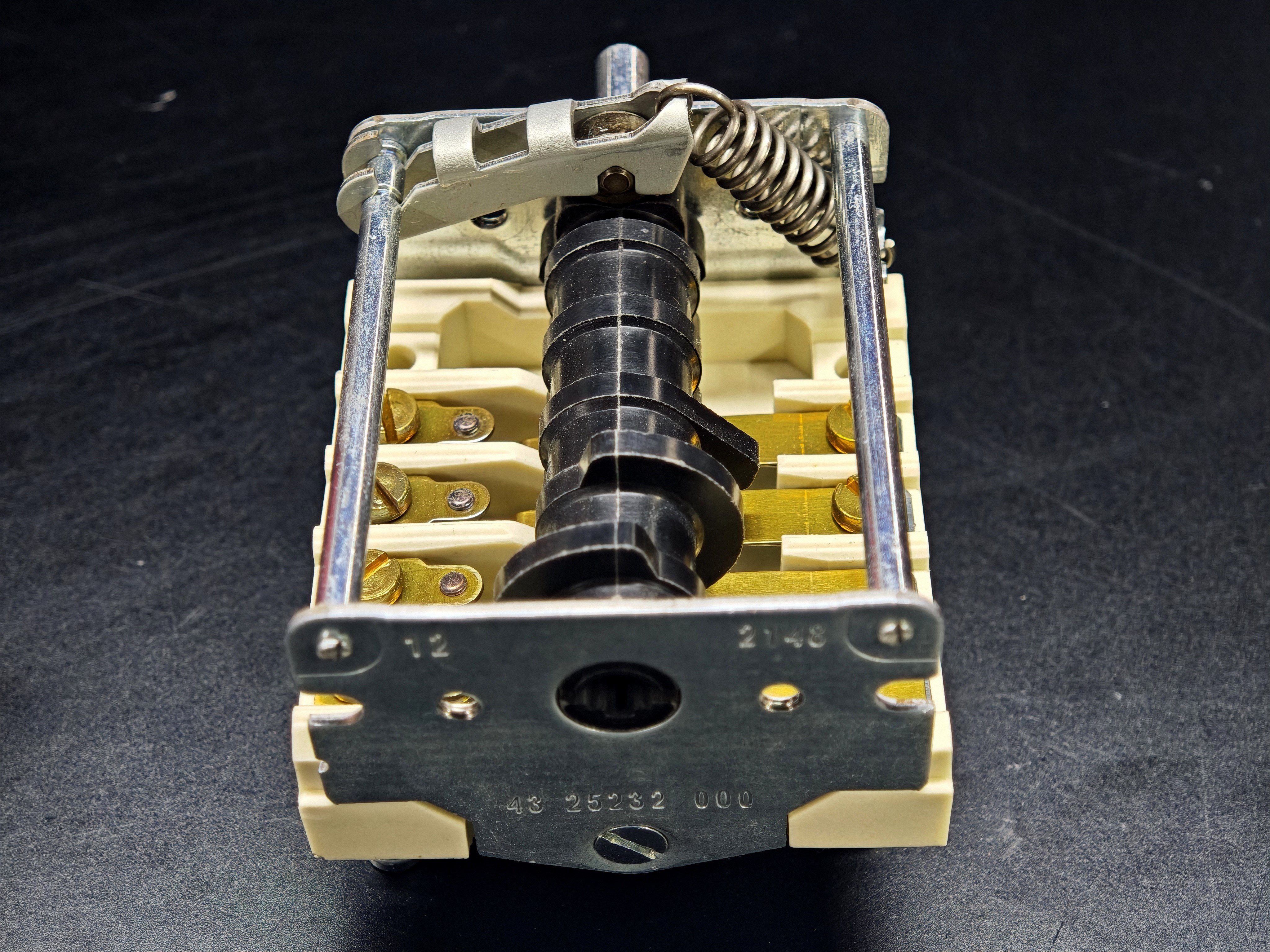 07.Rotary Polymeric SwitchesEGO 43.25232.000 0-1-2-3-4 Three Phase Rotary Selector Switch 32A Cam SwitchEGO 43.25232.000 0-1-2-3-4 Three Phase Rotary Selector Switch 32A Cam Switch