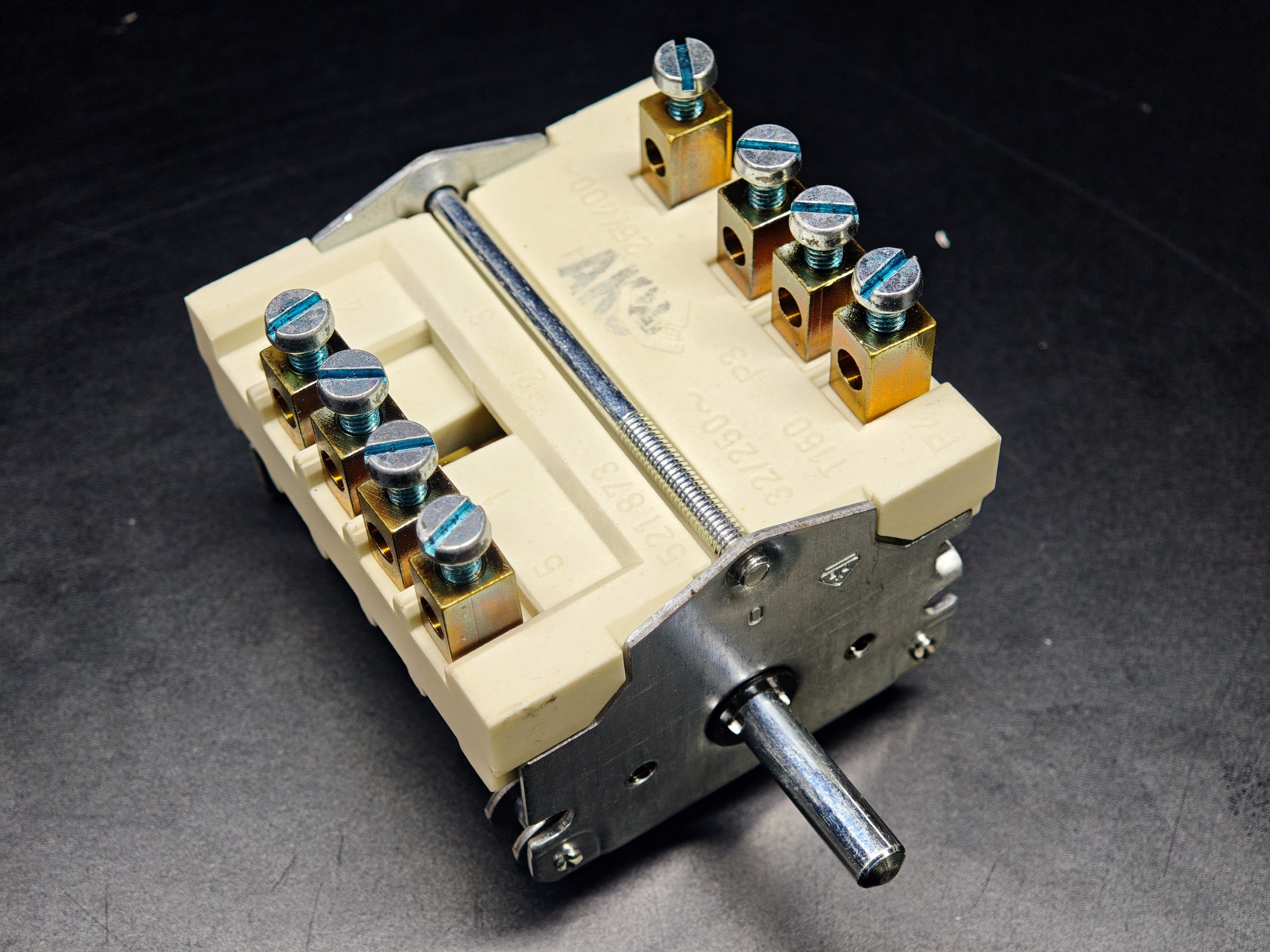 07.Rotary Polymeric SwitchesEGO 43.42032.000 0-1 Three Phase Rotary Selector Switch 32A 4 Pole Cam SwitchEGO 43.42032.000 0-1 Three Phase Rotary Selector Switch 32A 4 Pole Cam Switch