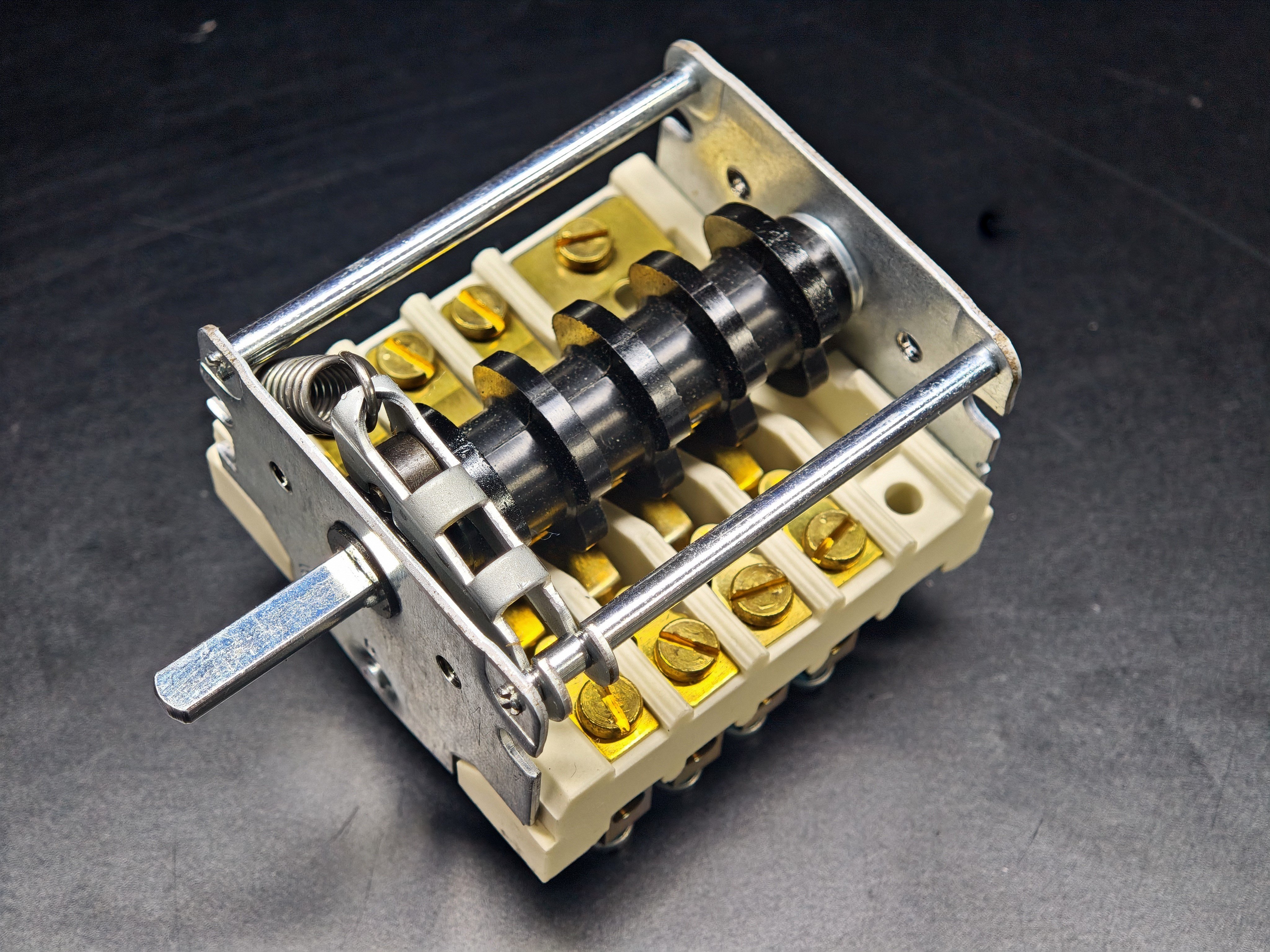 07.Rotary Polymeric SwitchesEGO 43.42032.000 0-1 Three Phase Rotary Selector Switch 32A 4 Pole Cam SwitchEGO 43.42032.000 0-1 Three Phase Rotary Selector Switch 32A 4 Pole Cam Switch