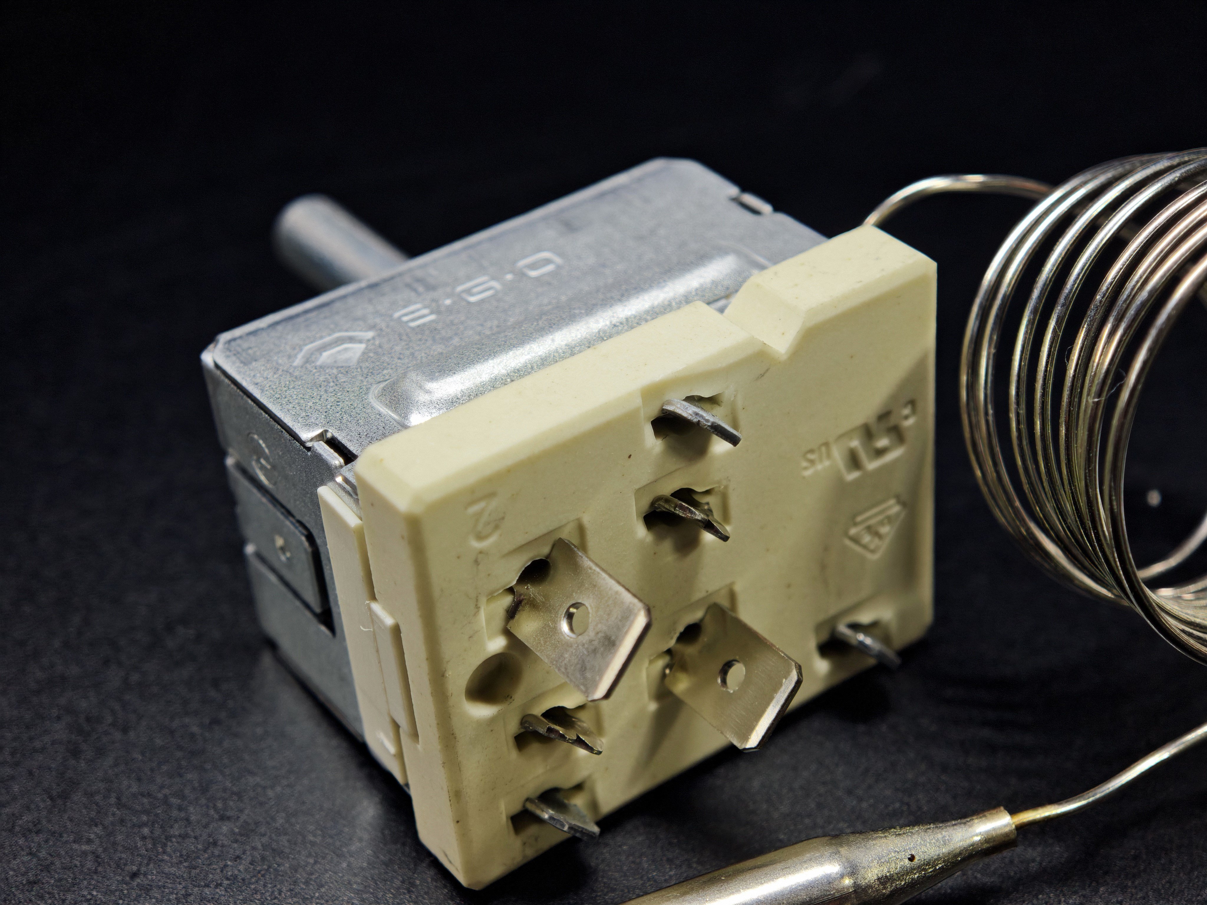 03.Tail ThermostatsEGO 55.17012.020 Single Phase Thermostat 30-90°C 16AEGO 55.17012.020 Single Phase Thermostat 30-90°C 16A