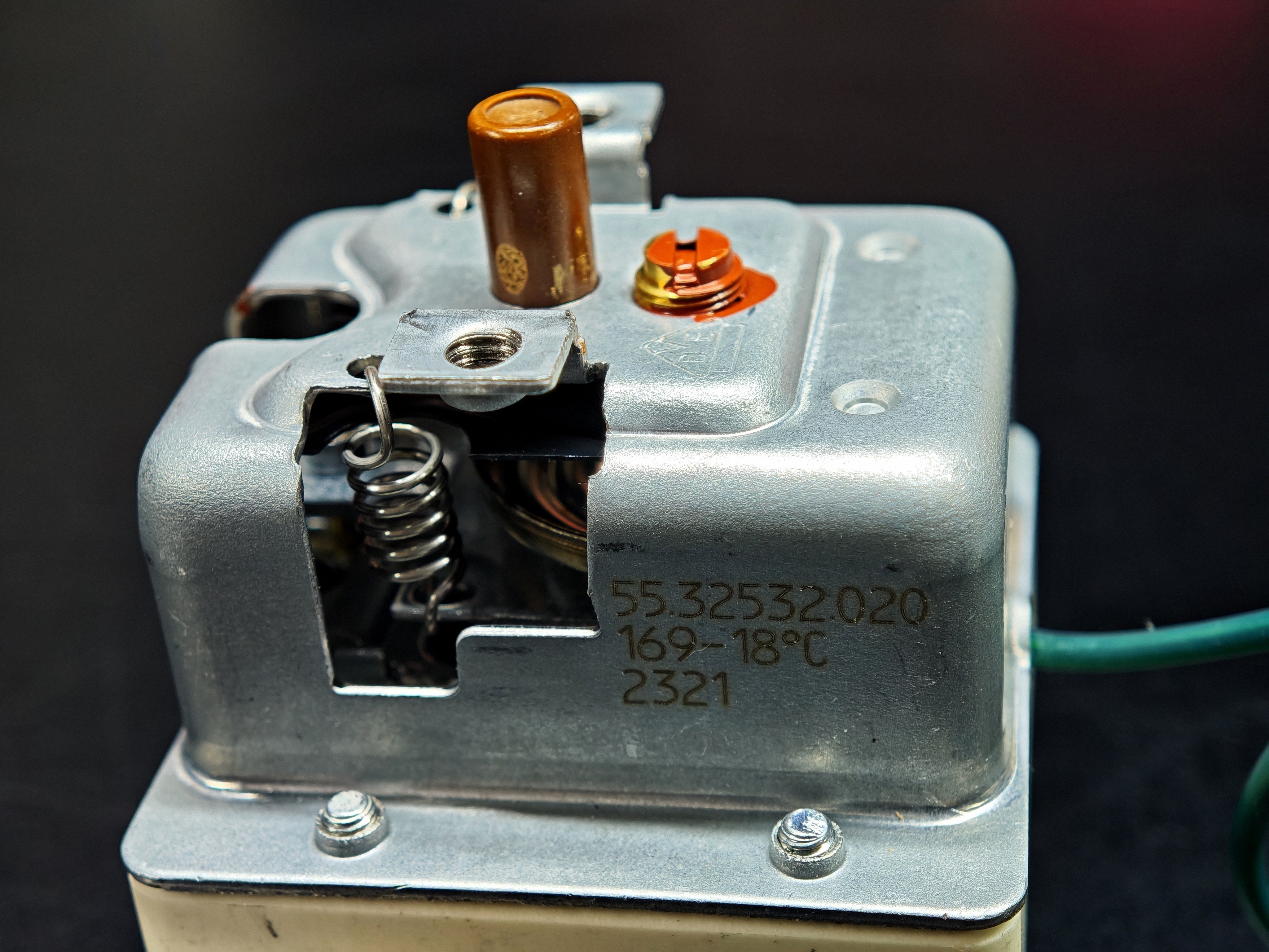 03.Tail ThermostatsEGO 55.32532.020 Three Phase Safety Limit Thermostat 170°C Manual Reset 890mm CapillaryEGO 55.32532.020 Three Phase Safety Limit Thermostat 170°C Manual Reset 890mm Capillary