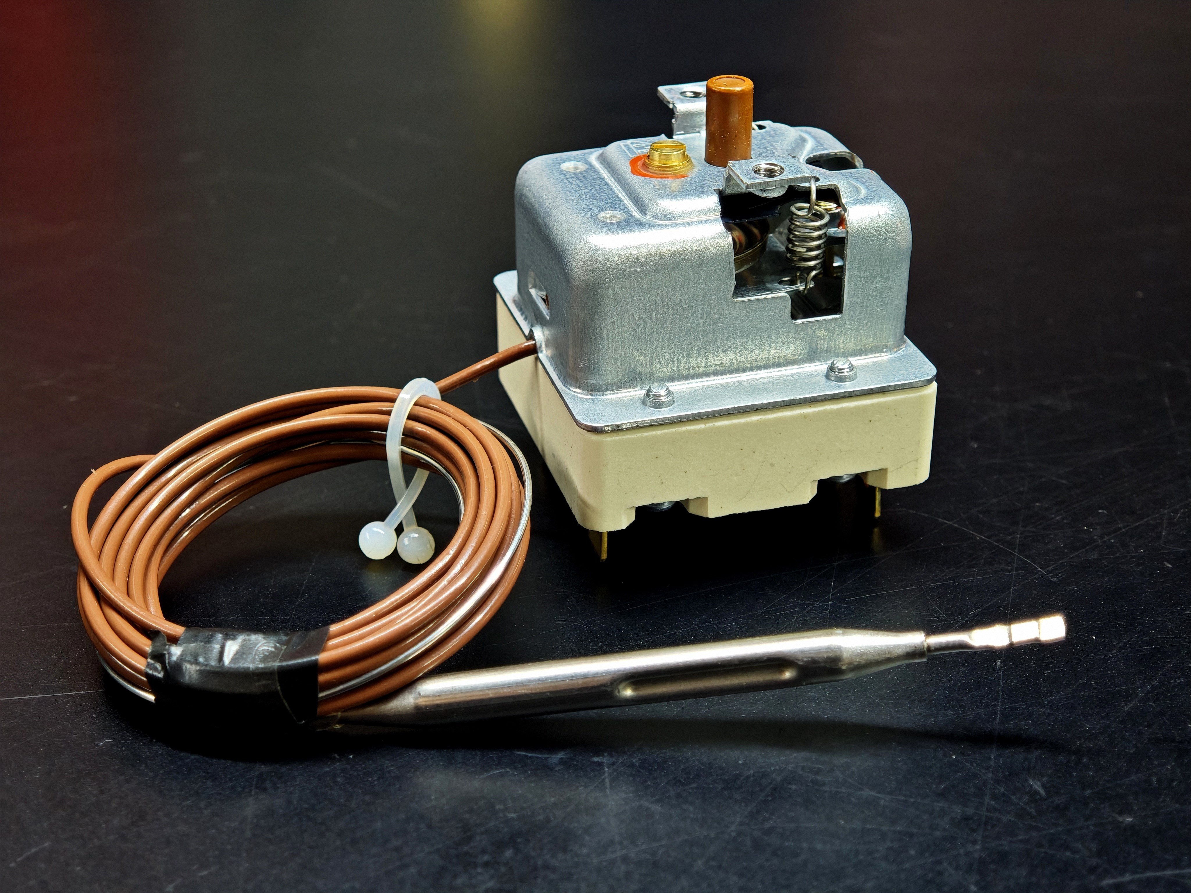 03.Tail ThermostatsEGO 55.32549.811 Three Phase Safety Limit Thermostat 245°C Manual Reset 2700mm CapillaryEGO 55.32549.811 Three Phase Safety Limit Thermostat 245°C Manual Reset 2700mm Capillary
