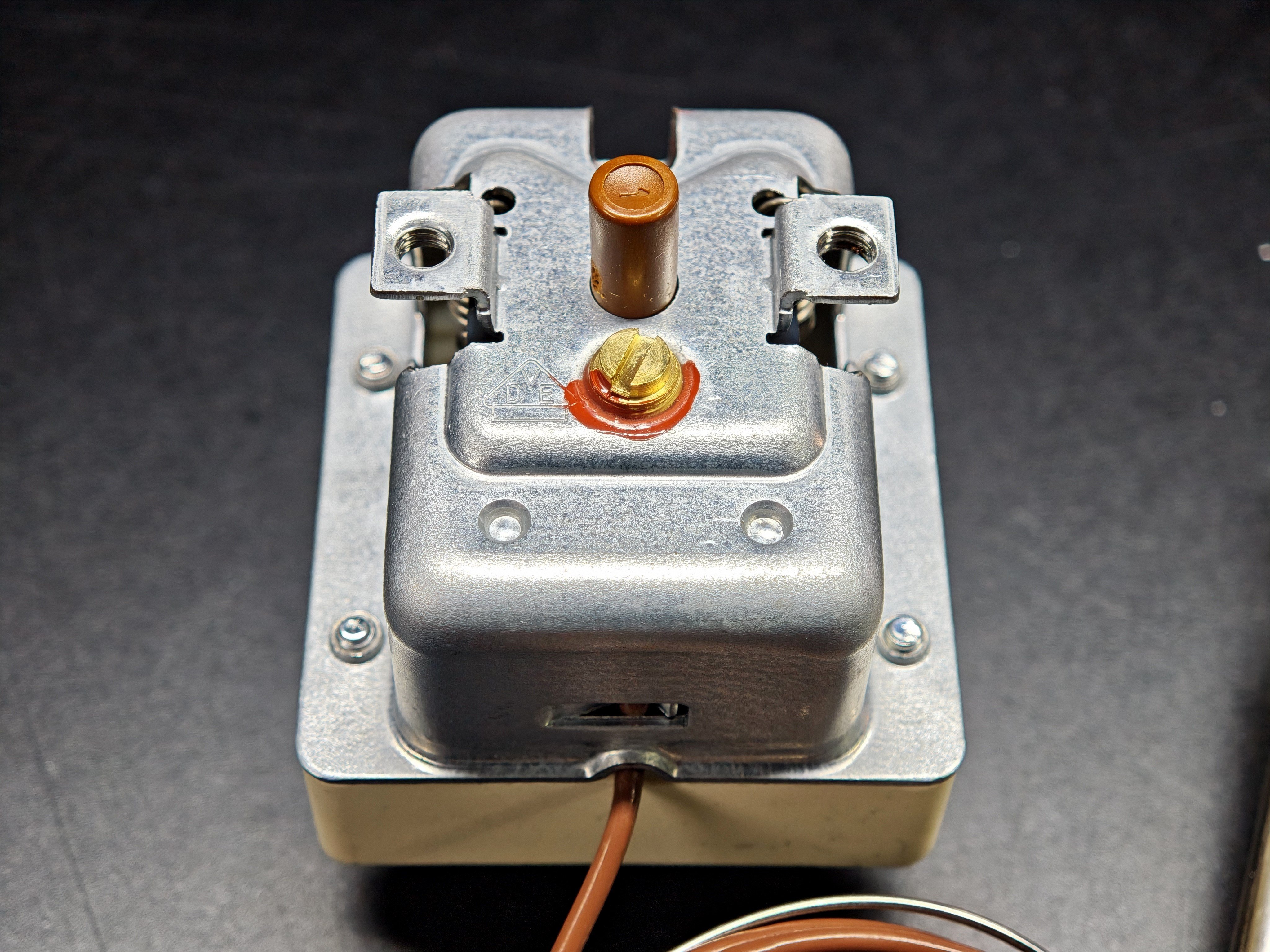 03.Tail ThermostatsEGO 55.32549.811 Three Phase Safety Limit Thermostat 245°C Manual Reset 2700mm CapillaryEGO 55.32549.811 Three Phase Safety Limit Thermostat 245°C Manual Reset 2700mm Capillary