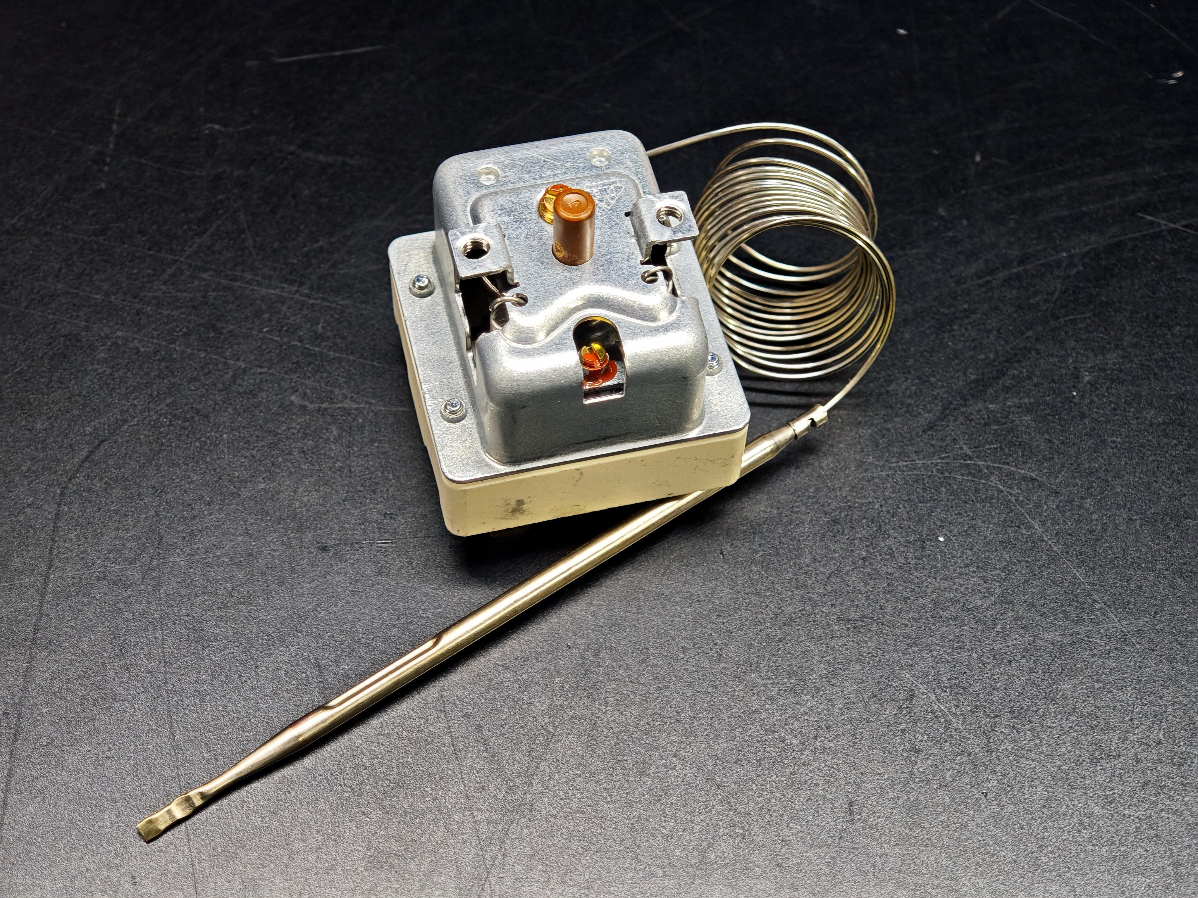 03.Tail ThermostatsEGO 55.32574.010 Three Phase Safety Limit Thermostat 360°C 120mm Probe Ø4mmEGO 55.32574.010 Three Phase Safety Limit Thermostat 360°C 120mm Probe Ø4mm