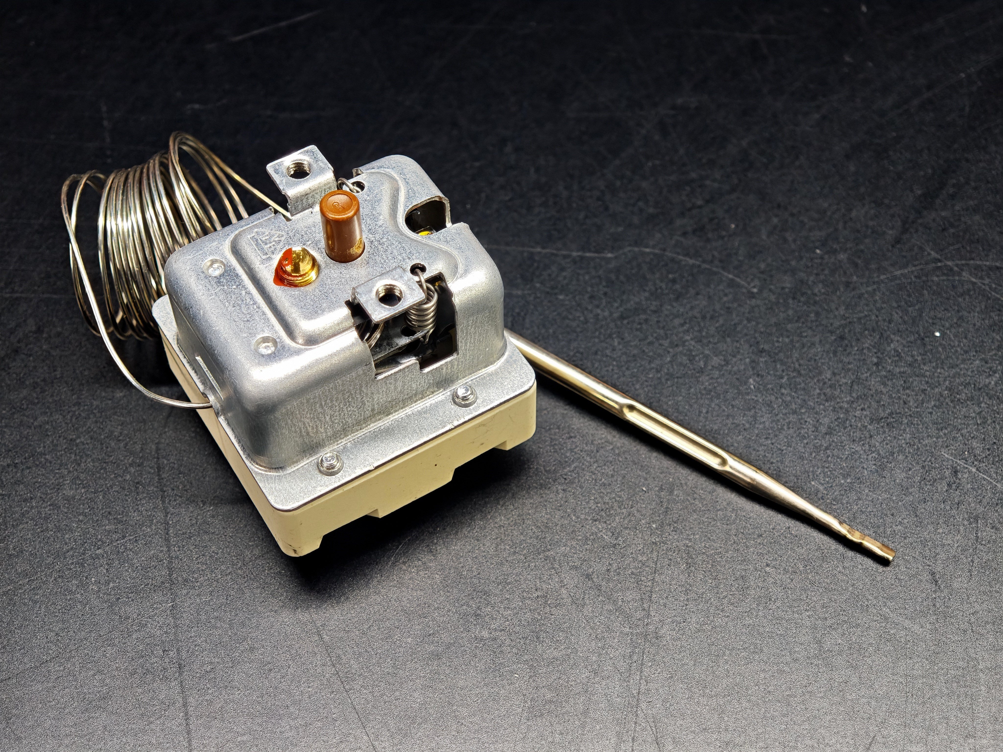 03.Tail ThermostatsEGO 55.32574.010 Three Phase Safety Limit Thermostat 360°C 120mm Probe Ø4mmEGO 55.32574.010 Three Phase Safety Limit Thermostat 360°C 120mm Probe Ø4mm