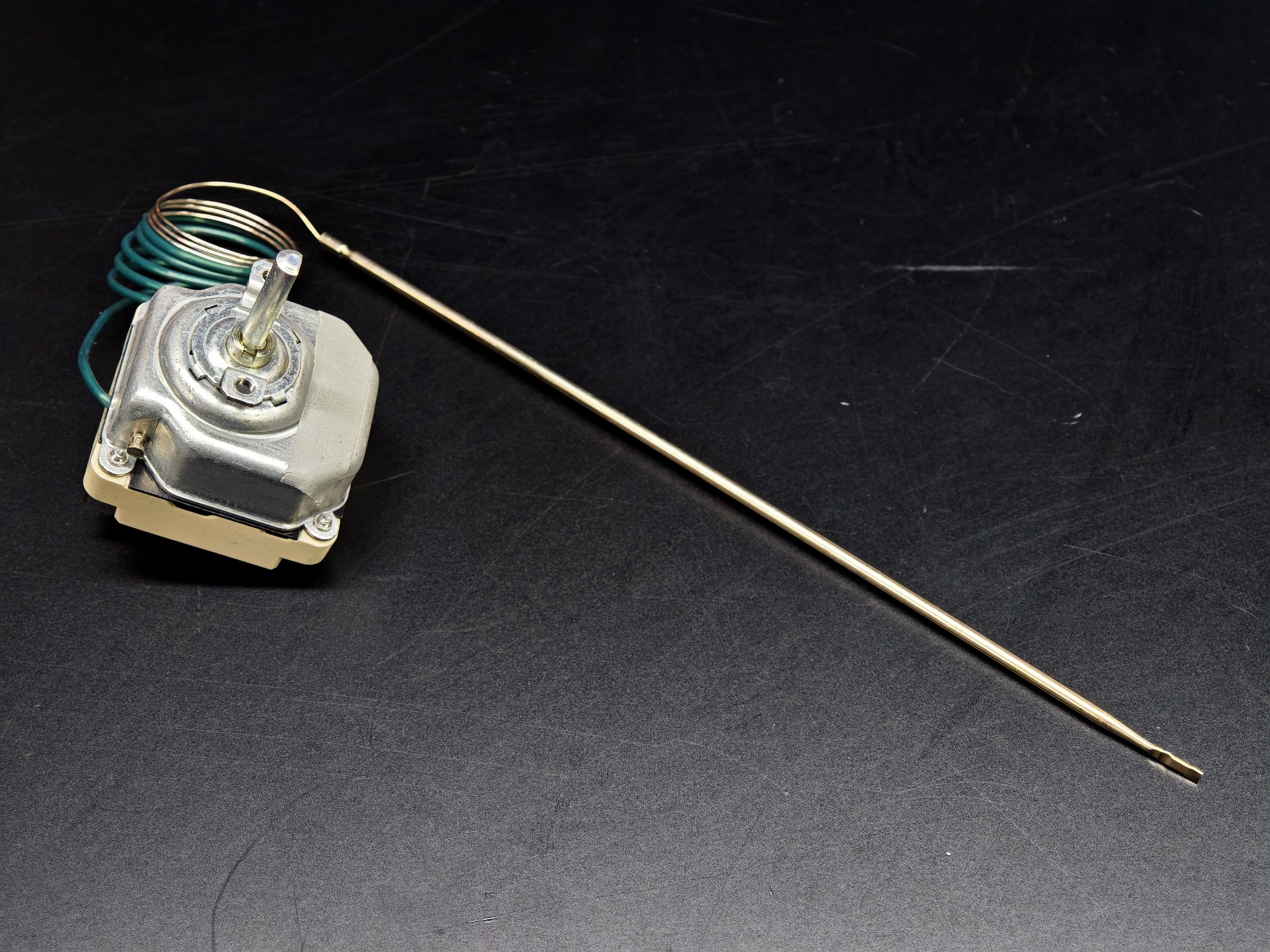 03.Tail ThermostatsEGO 55.34062.815 Three Phase Thermostat 60-320°C 880mm Capillary 16AEGO 55.34062.815 Three Phase Thermostat 60-320°C 880mm Capillary 16A