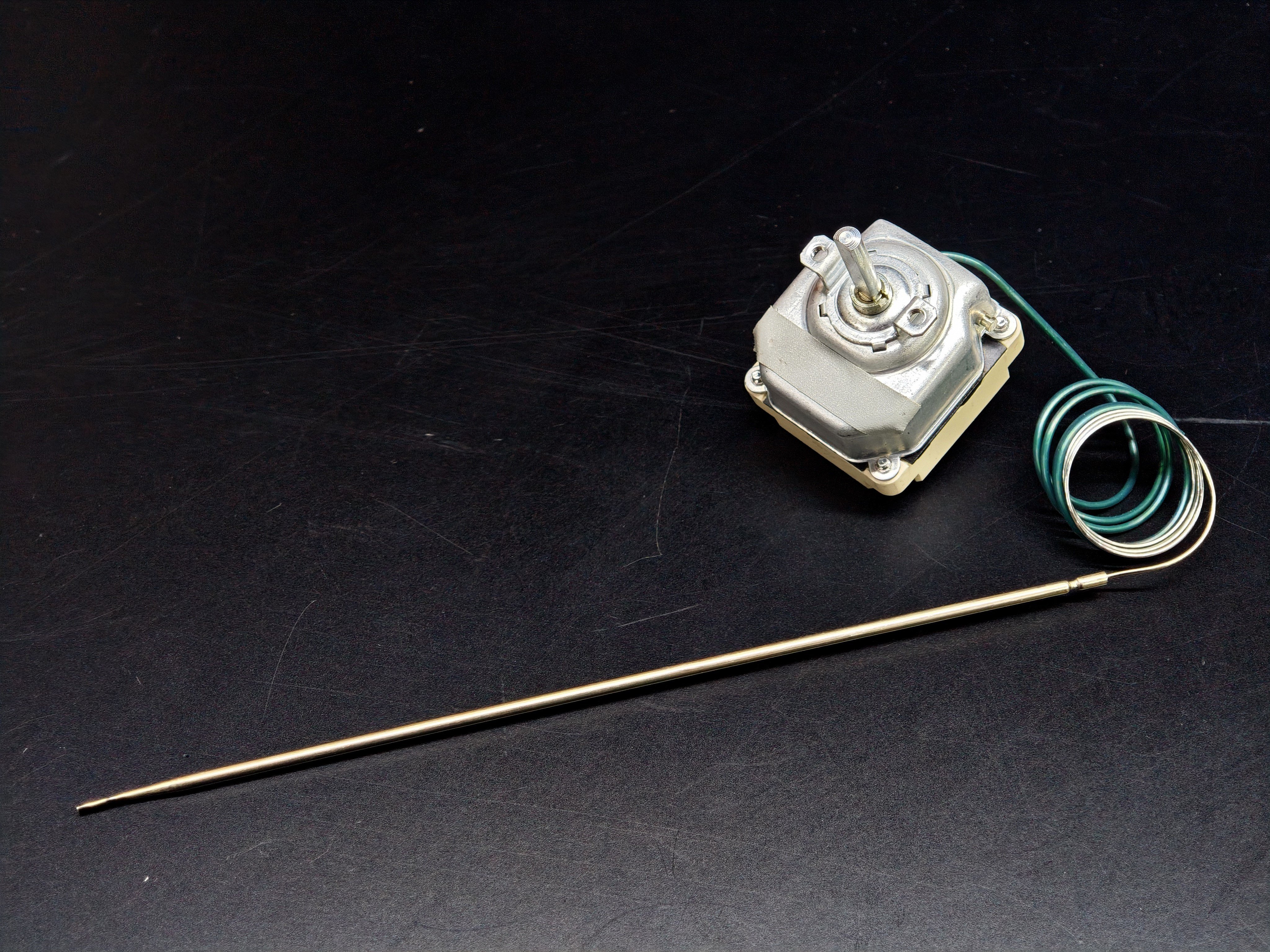 03.Tail ThermostatsEGO 55.34062.815 Three Phase Thermostat 60-320°C 880mm Capillary 16AEGO 55.34062.815 Three Phase Thermostat 60-320°C 880mm Capillary 16A