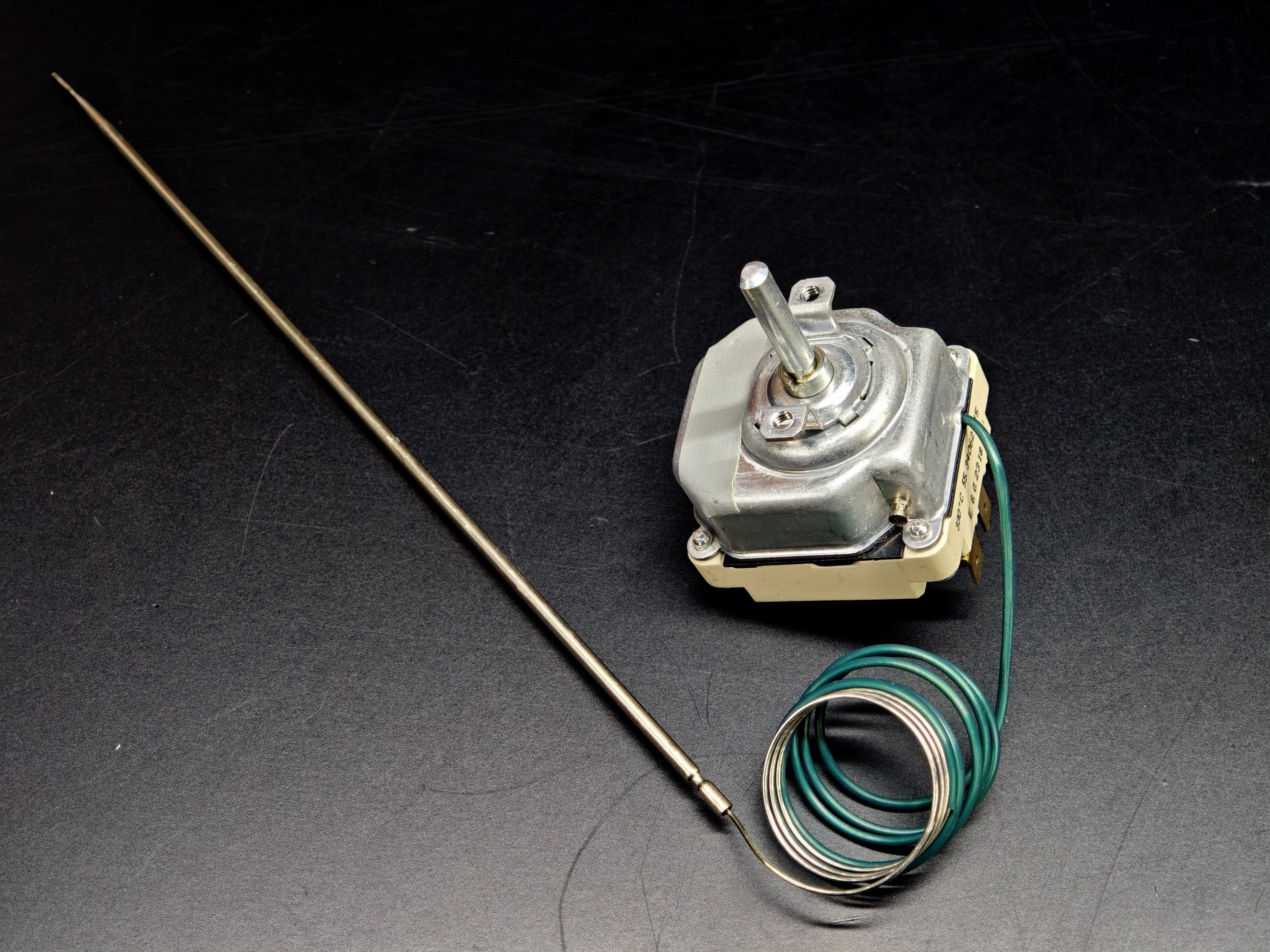 03.Tail ThermostatsEGO 55.34062.815 Three Phase Thermostat 60-320°C 880mm Capillary 16AEGO 55.34062.815 Three Phase Thermostat 60-320°C 880mm Capillary 16A