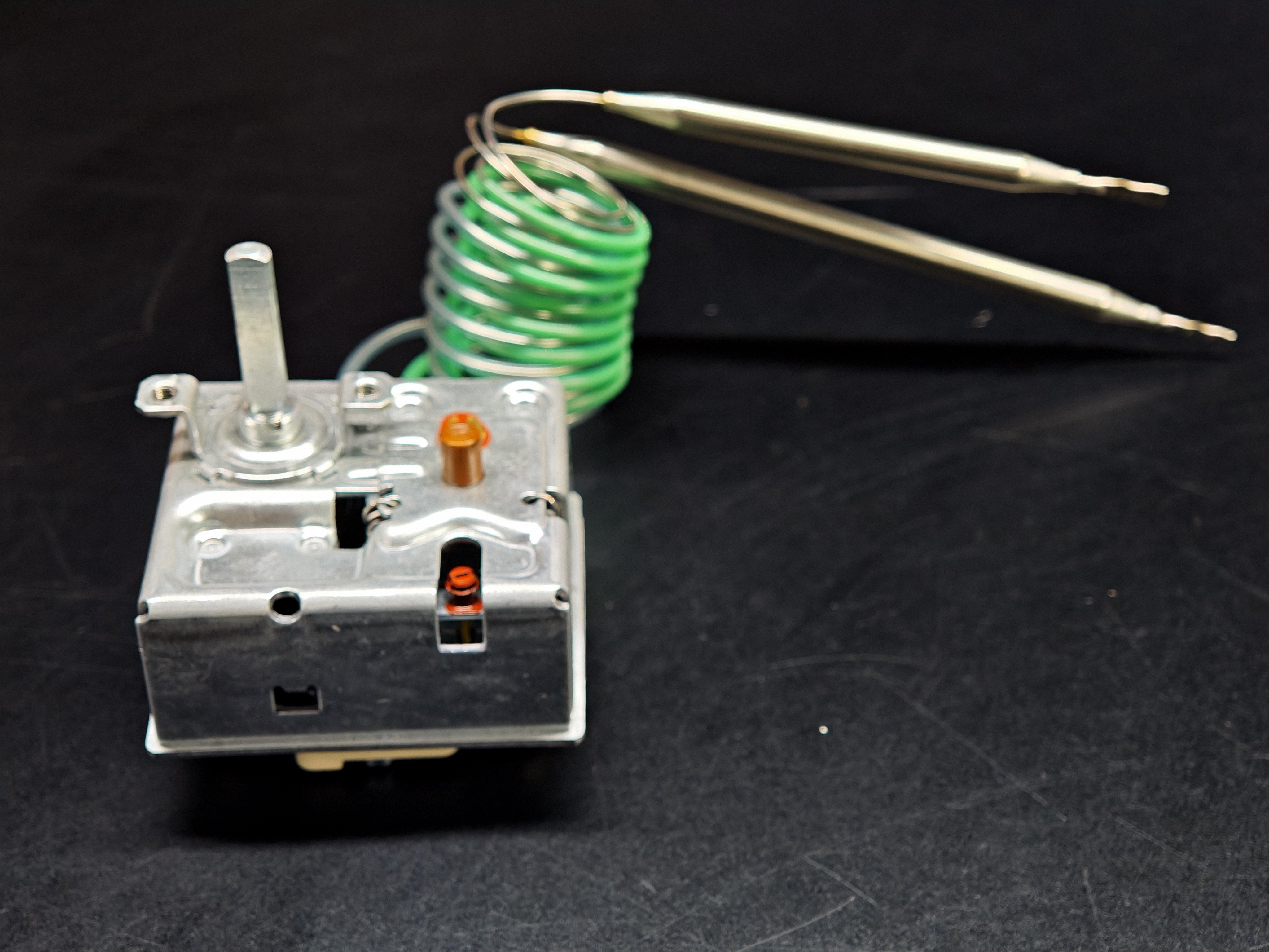 03.Tail ThermostatsEGO 55.60012.030 Dual Probe Thermostat 30-85°C with 110°C Safety Limiter 20A Three PhaseEGO 55.60012.030 Dual Probe Thermostat 30-85°C with 110°C Safety Limiter 20A Three Phase