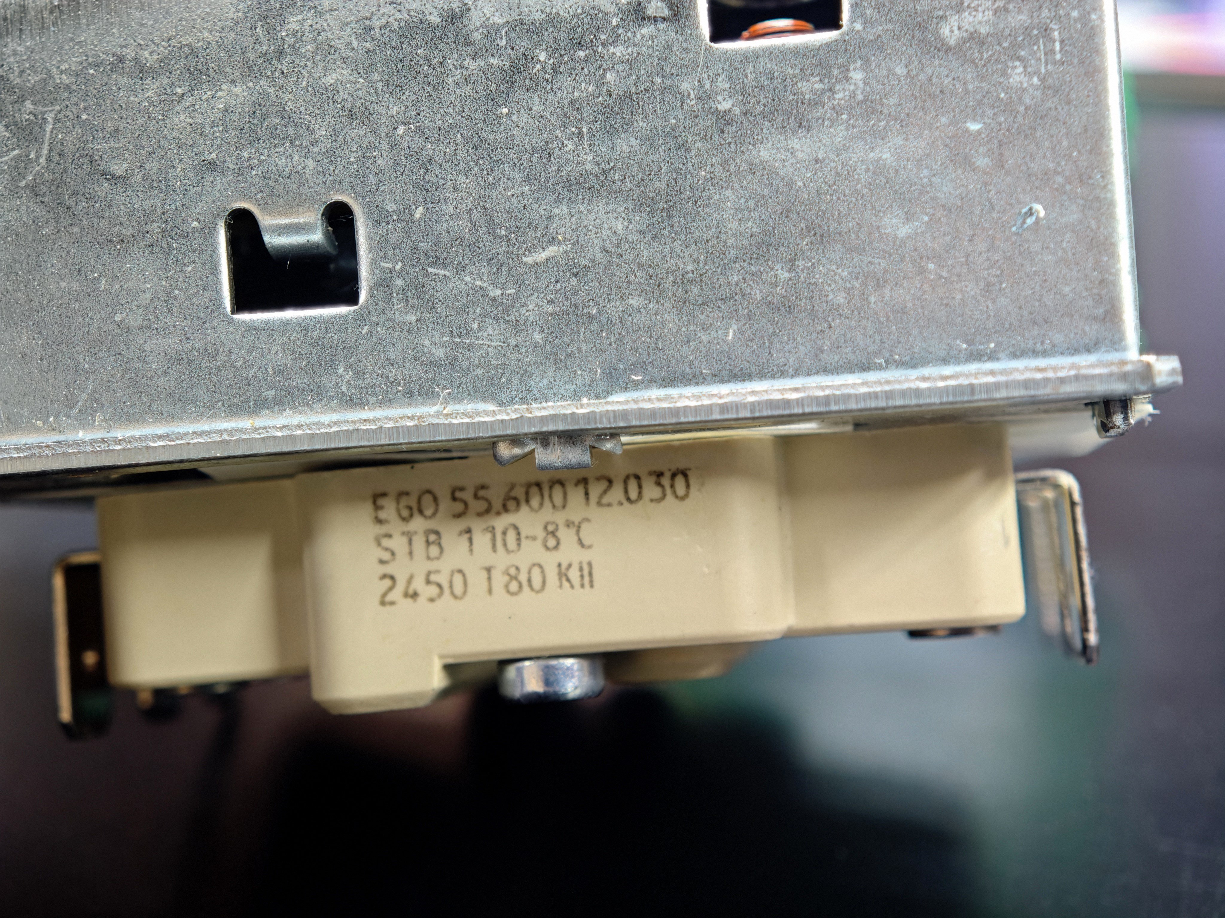 03.Tail ThermostatsEGO 55.60012.030 Dual Probe Thermostat 30-85°C with 110°C Safety Limiter 20A Three PhaseEGO 55.60012.030 Dual Probe Thermostat 30-85°C with 110°C Safety Limiter 20A Three Phase