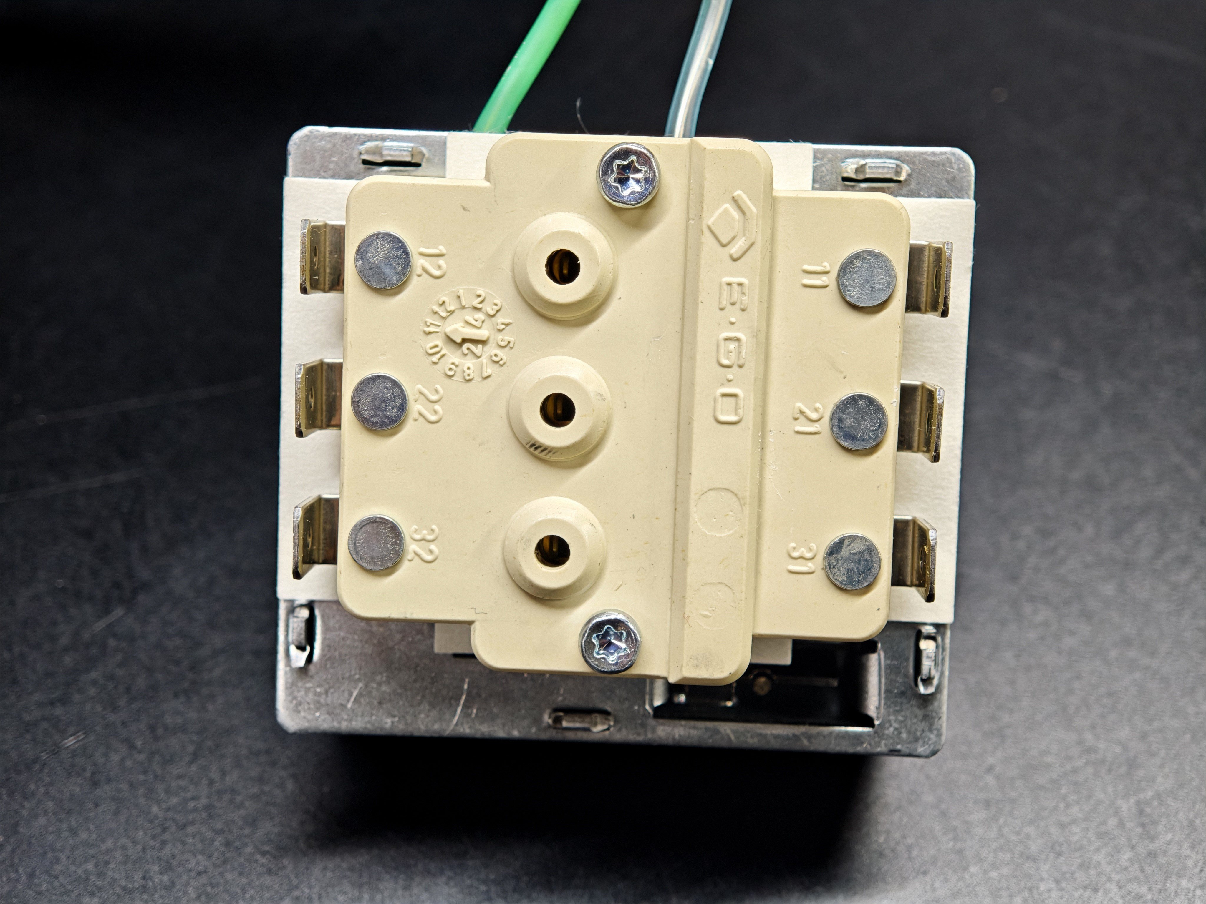 03.Tail ThermostatsEGO 55.60012.030 Dual Probe Thermostat 30-85°C with 110°C Safety Limiter 20A Three PhaseEGO 55.60012.030 Dual Probe Thermostat 30-85°C with 110°C Safety Limiter 20A Three Phase