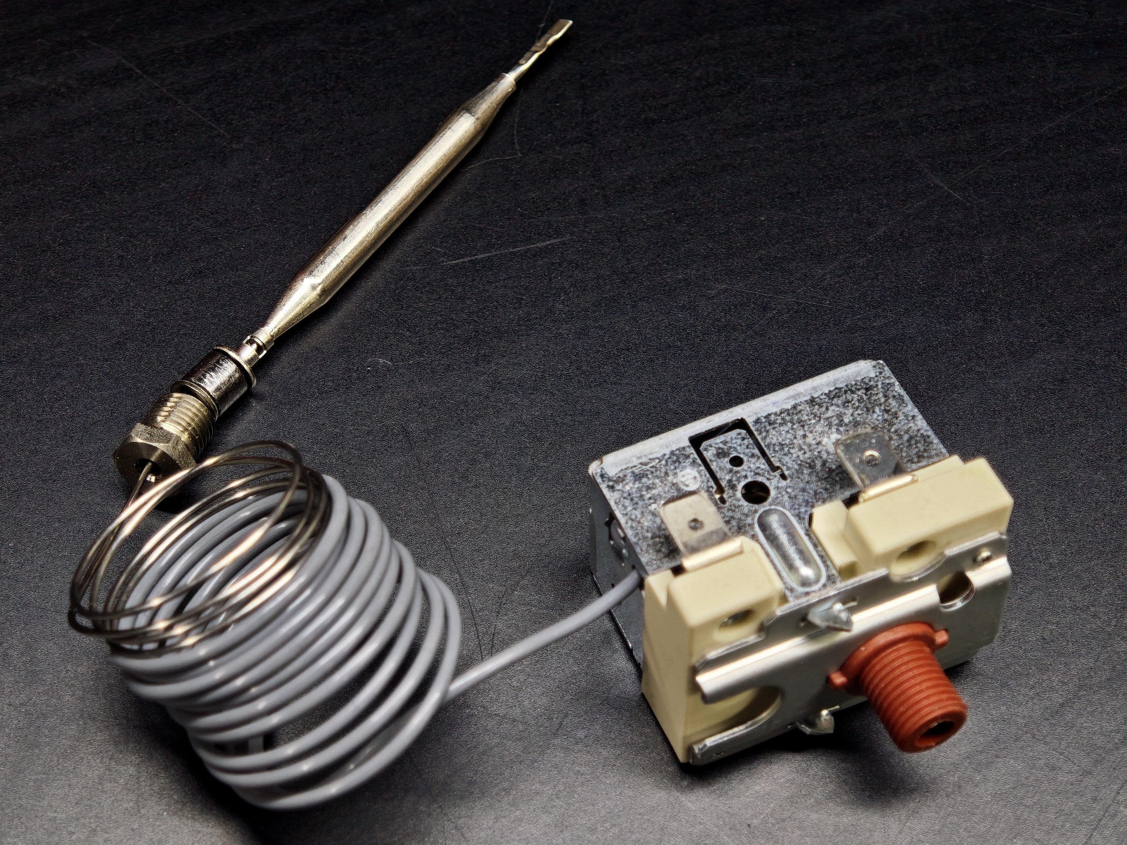 03.Tail ThermostatsEGO 56.10524.560 Single Phase Threaded Safety Limit Thermostat 130°C Manual ResetEGO 56.10524.560 Single Phase Threaded Safety Limit Thermostat 130°C Manual Reset
