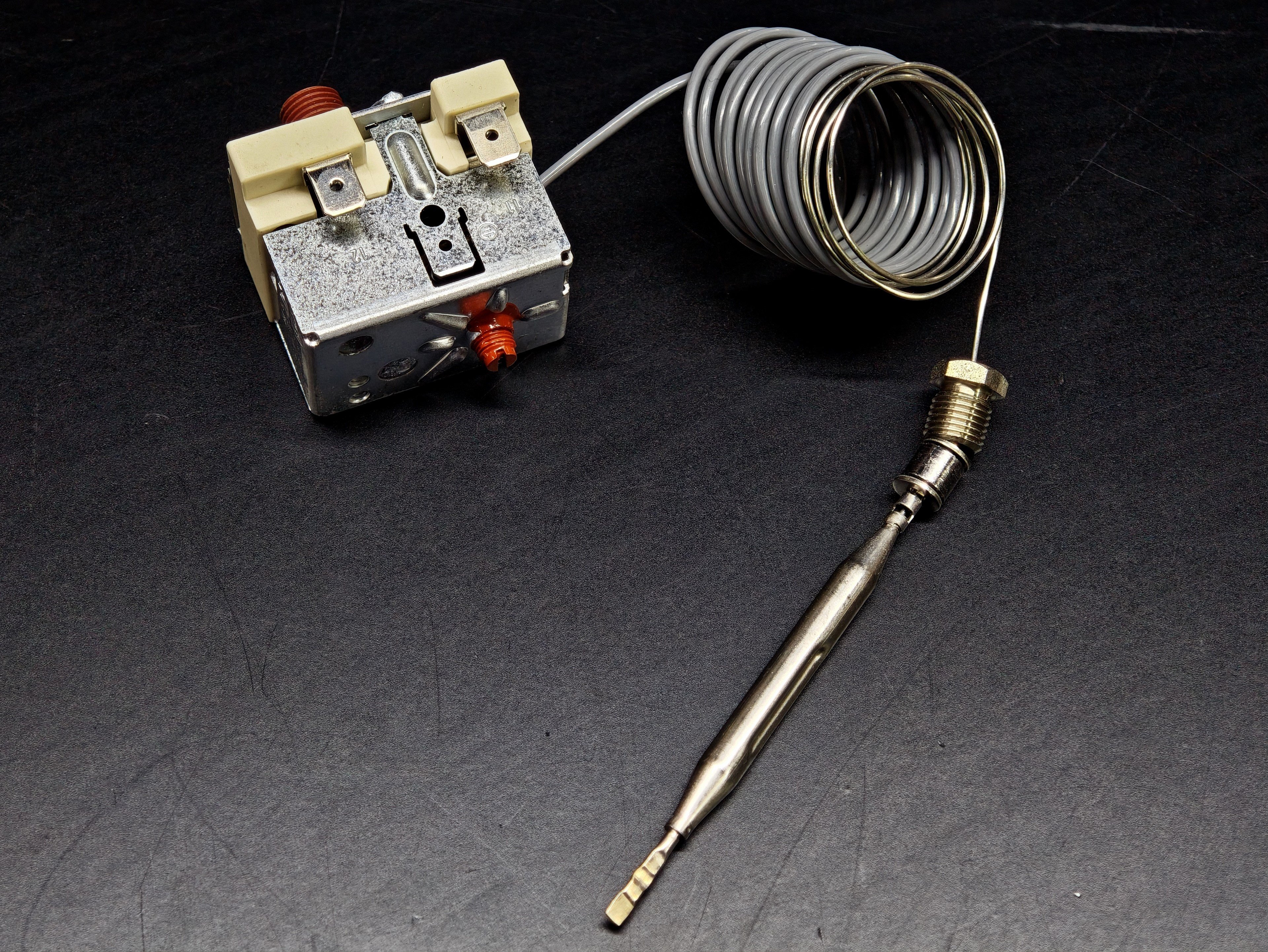 03.Tail ThermostatsEGO 56.10524.560 Single Phase Threaded Safety Limit Thermostat 130°C Manual ResetEGO 56.10524.560 Single Phase Threaded Safety Limit Thermostat 130°C Manual Reset