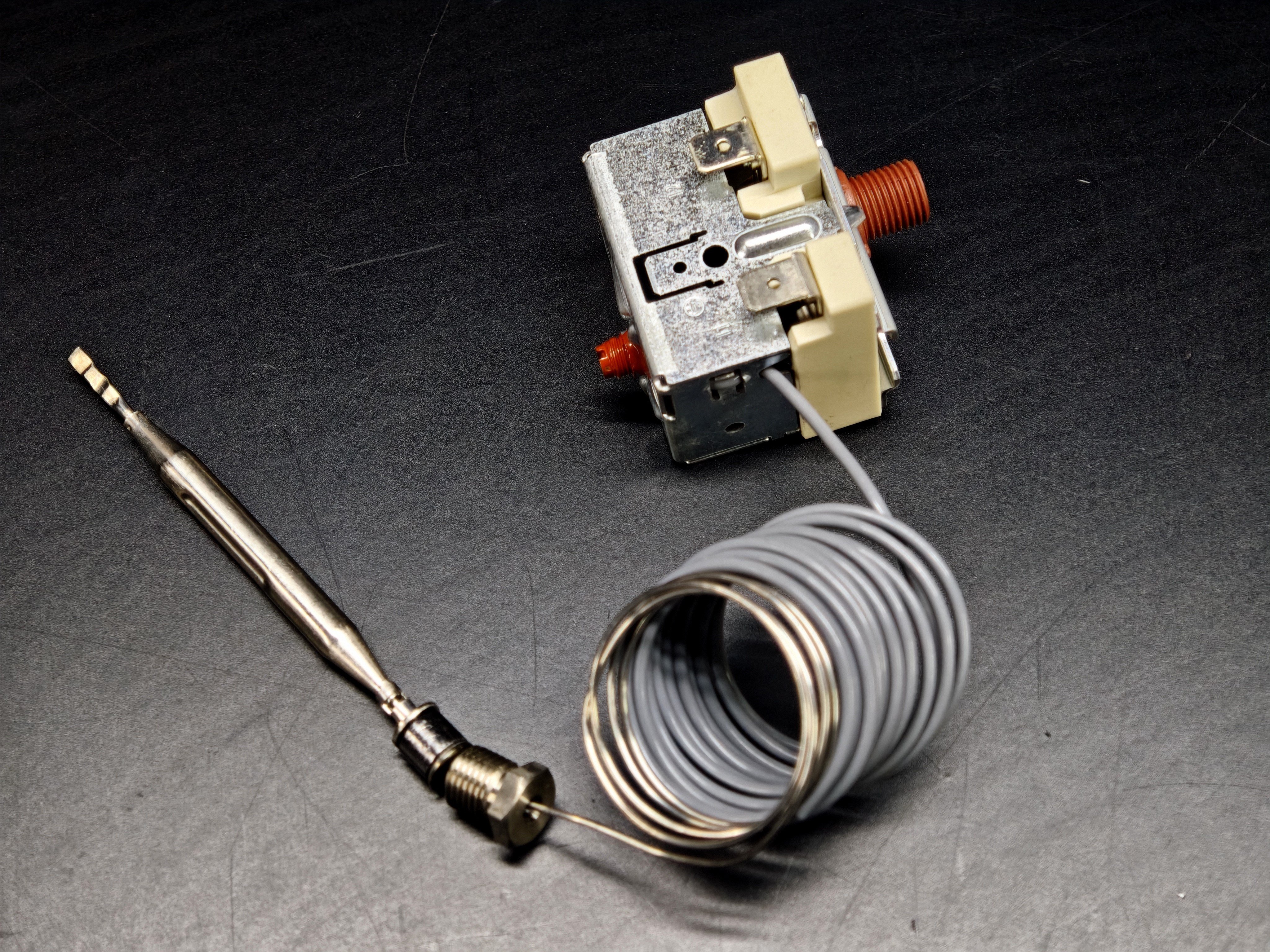 03.Tail ThermostatsEGO 56.10524.560 Single Phase Threaded Safety Limit Thermostat 130°C Manual ResetEGO 56.10524.560 Single Phase Threaded Safety Limit Thermostat 130°C Manual Reset