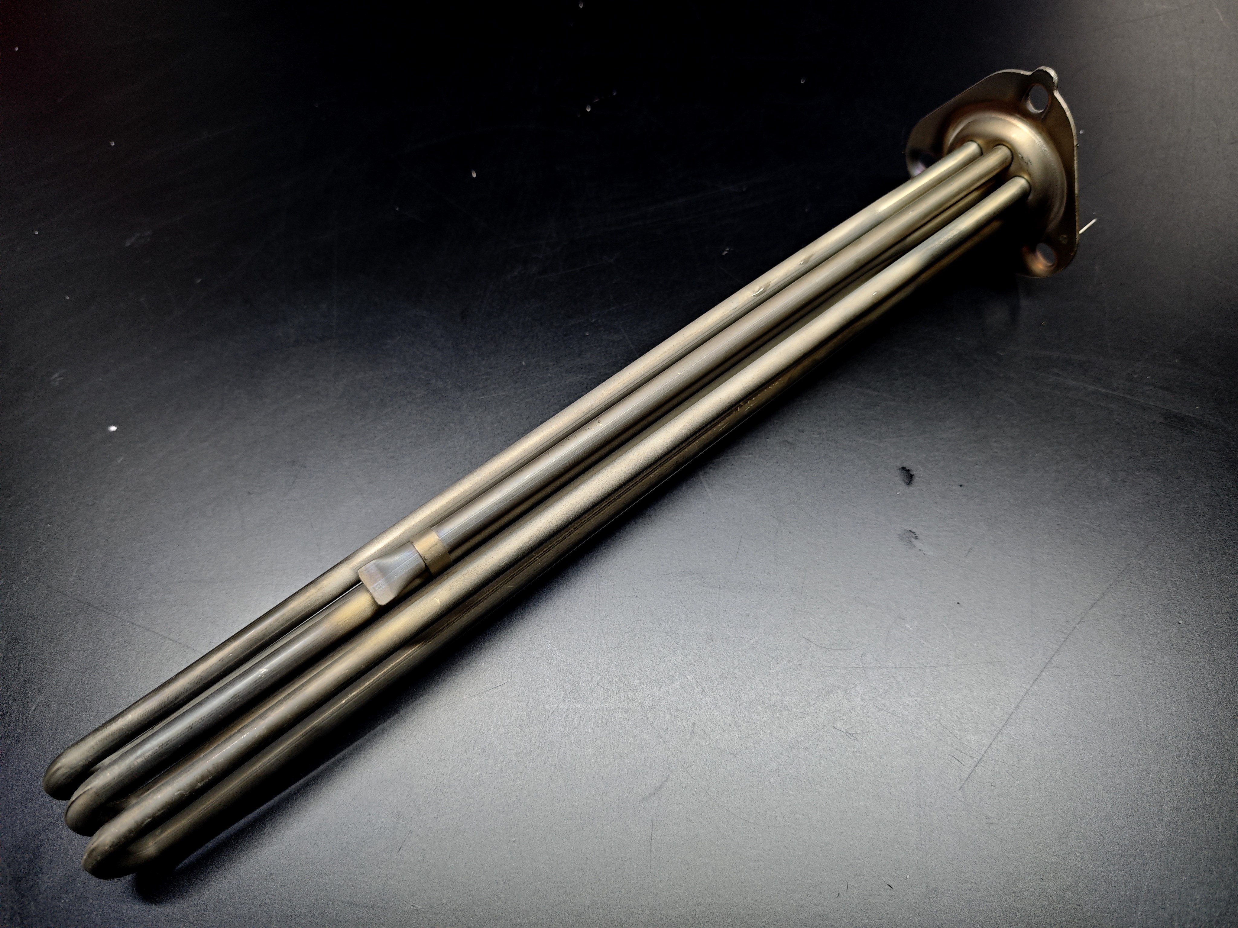 16.RICA Heating ElementsRICA R 5073552 Triangular Flange Immersion Heating Element 230V/400V 10500W Socket Type With Pocket 39cm CR304RICA R 5073552 Triangular Flange Immersion Heating Element 230V/400V 10500W Socket Type With Pocket 39cm CR304