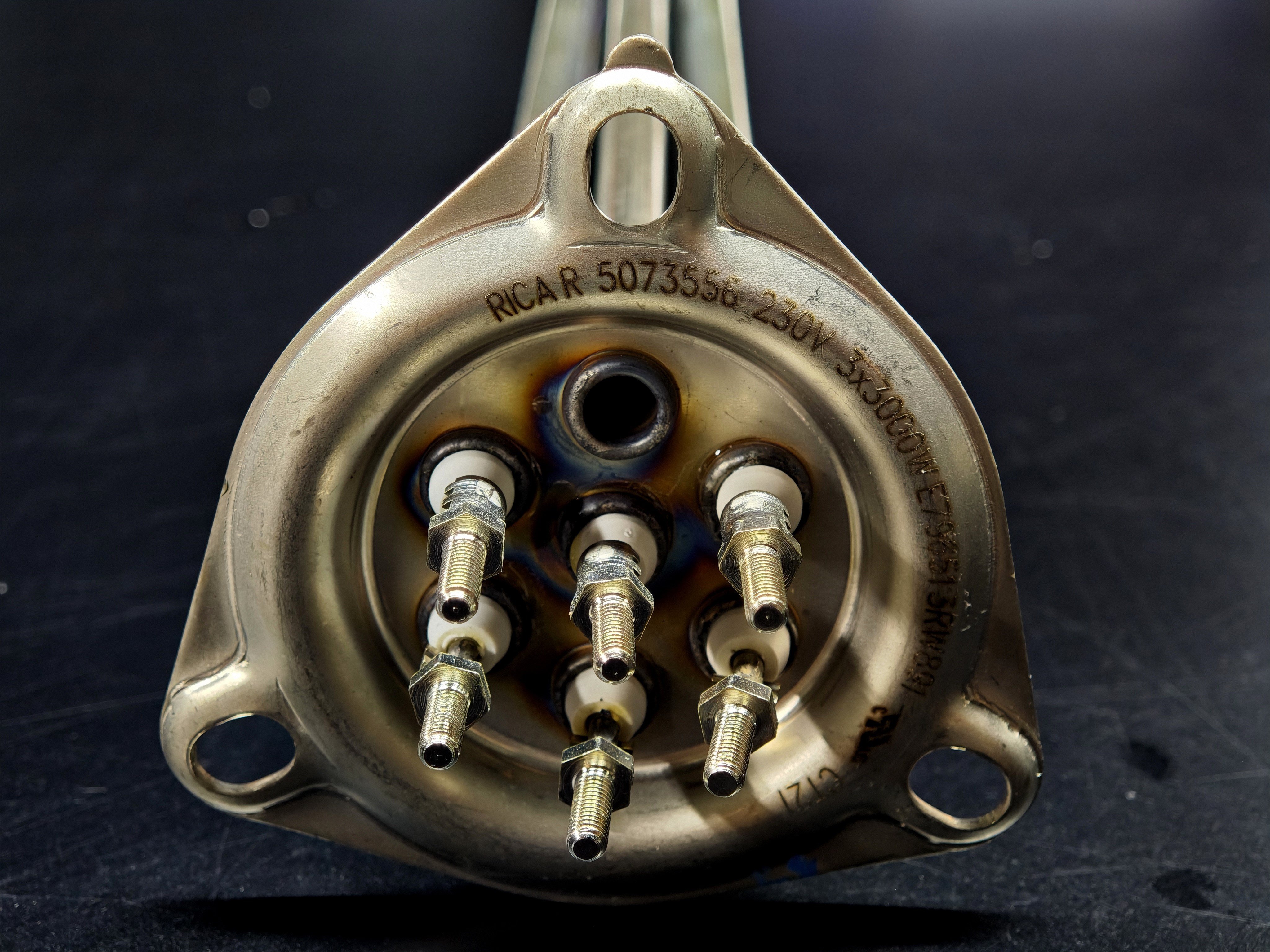16.RICA Heating ElementsRICA R 5073556 Triangular Flange Immersion Heating Element 230V/400V 9000W Metric Screw Connection With Pocket 40cm CR304RICA R 5073556 Triangular Flange Immersion Heating Element 230V/400V 9000W Metric Screw Connection With Pocket 40cm CR304