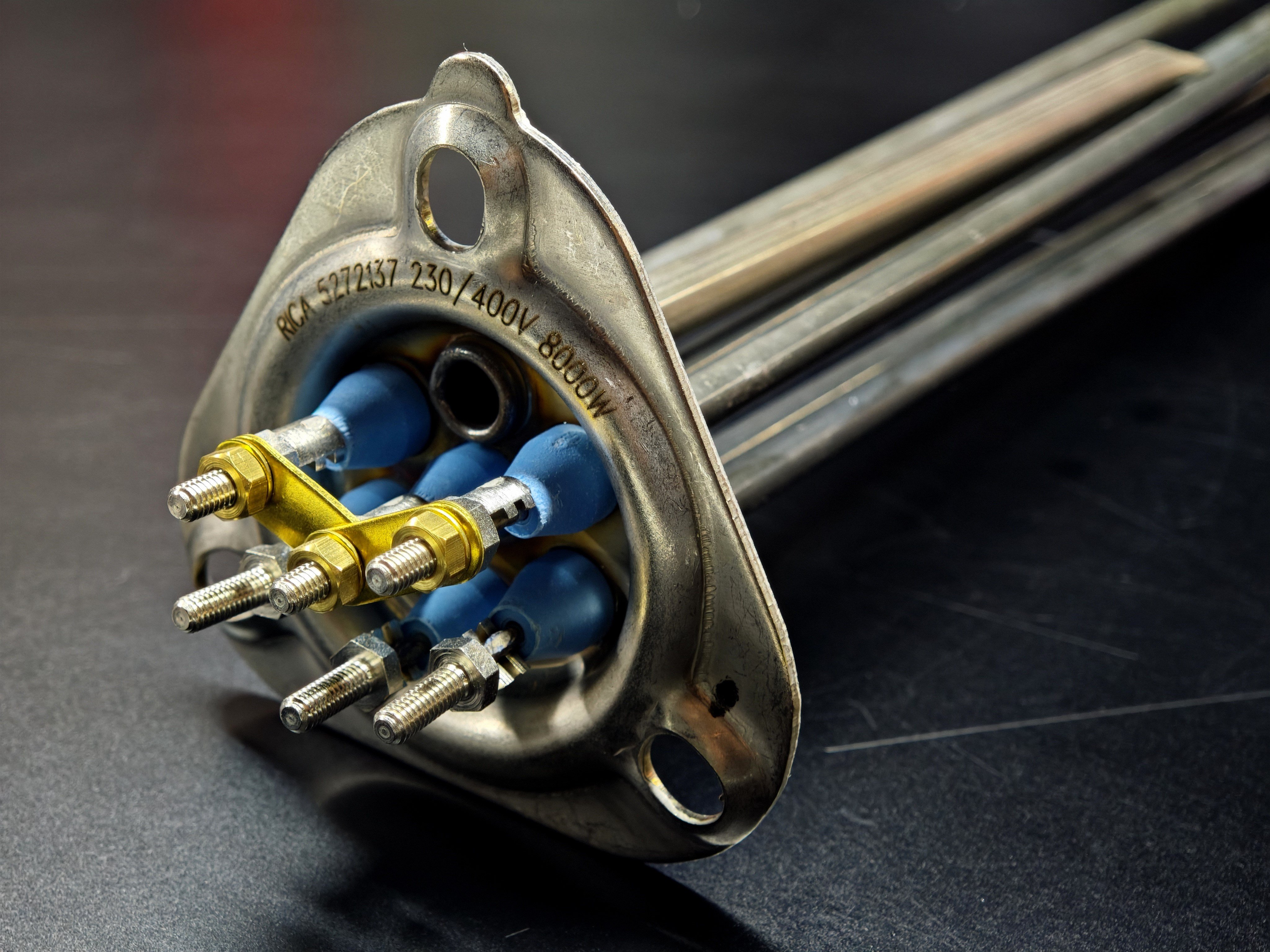 16.RICA Heating ElementsRICA R 5272137 Triangular Flange Immersion Heating Element 230V/400V 8000W Metric Screw Connection With Pocket 37cm CR304RICA R 5272137 Triangular Flange Immersion Heating Element 230V/400V 8000W Metric Screw Connection With Pocket 37cm CR304