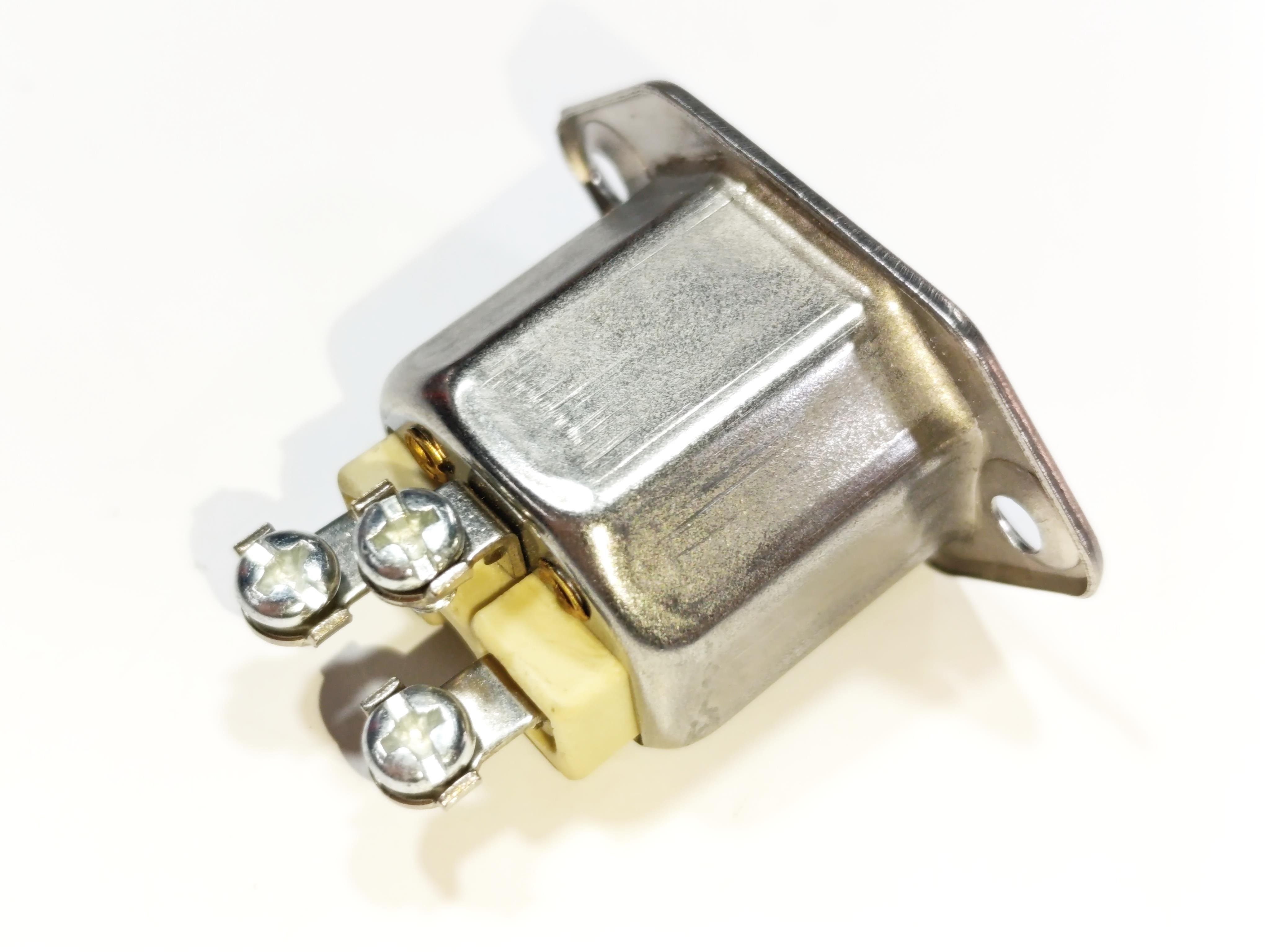 09.Industrial Plugs and SocketsTYP-PRI-3 Industrial Socket – Aluminum/Ceramic Body, 300°C, 16A 300VTYP-PRI-3 Industrial Socket – Aluminum/Ceramic Body, 300°C, 16A 300V