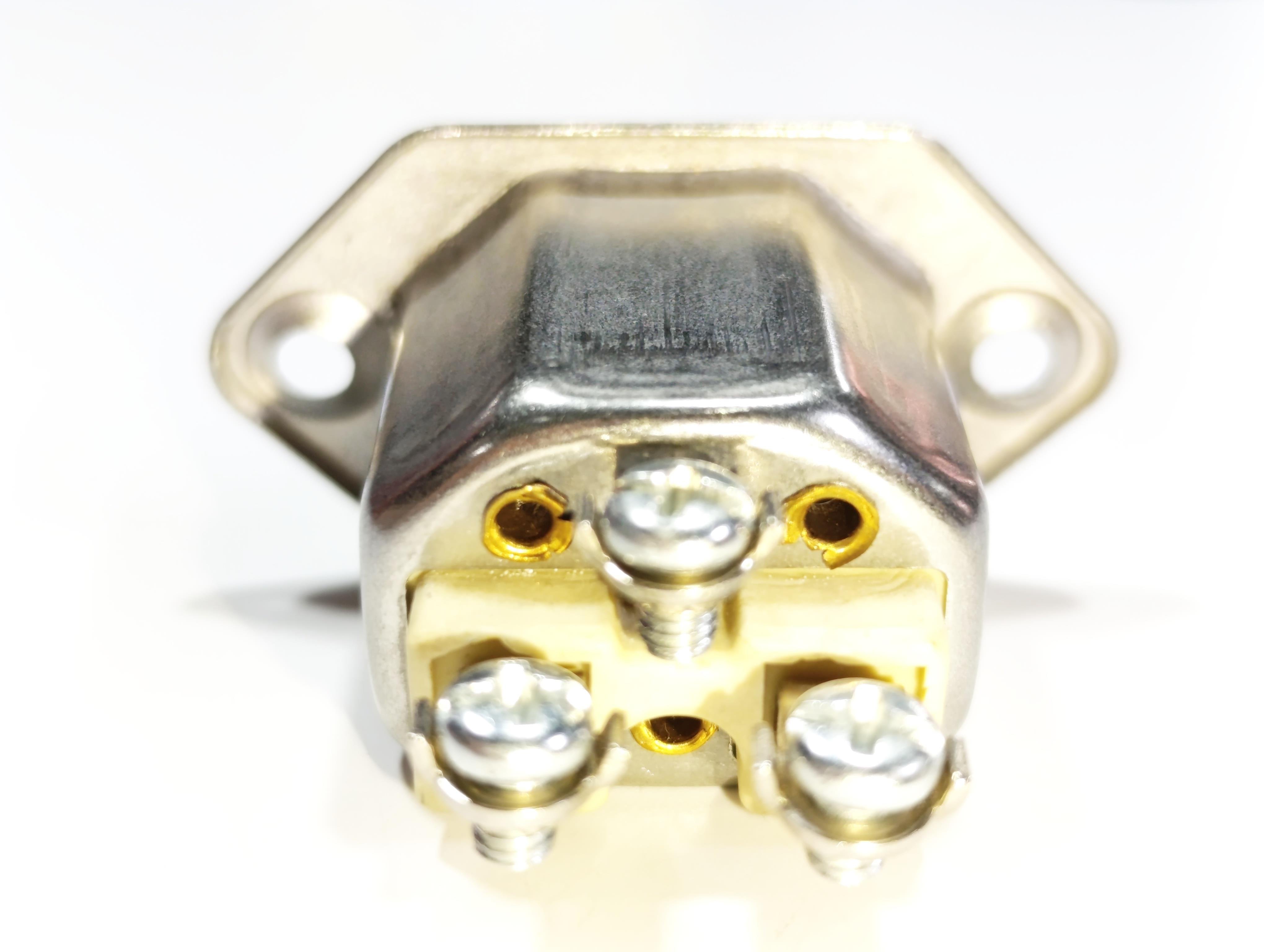 09.Industrial Plugs and SocketsTYP-PRI-3 Industrial Socket – Aluminum/Ceramic Body, 300°C, 16A 300VTYP-PRI-3 Industrial Socket – Aluminum/Ceramic Body, 300°C, 16A 300V