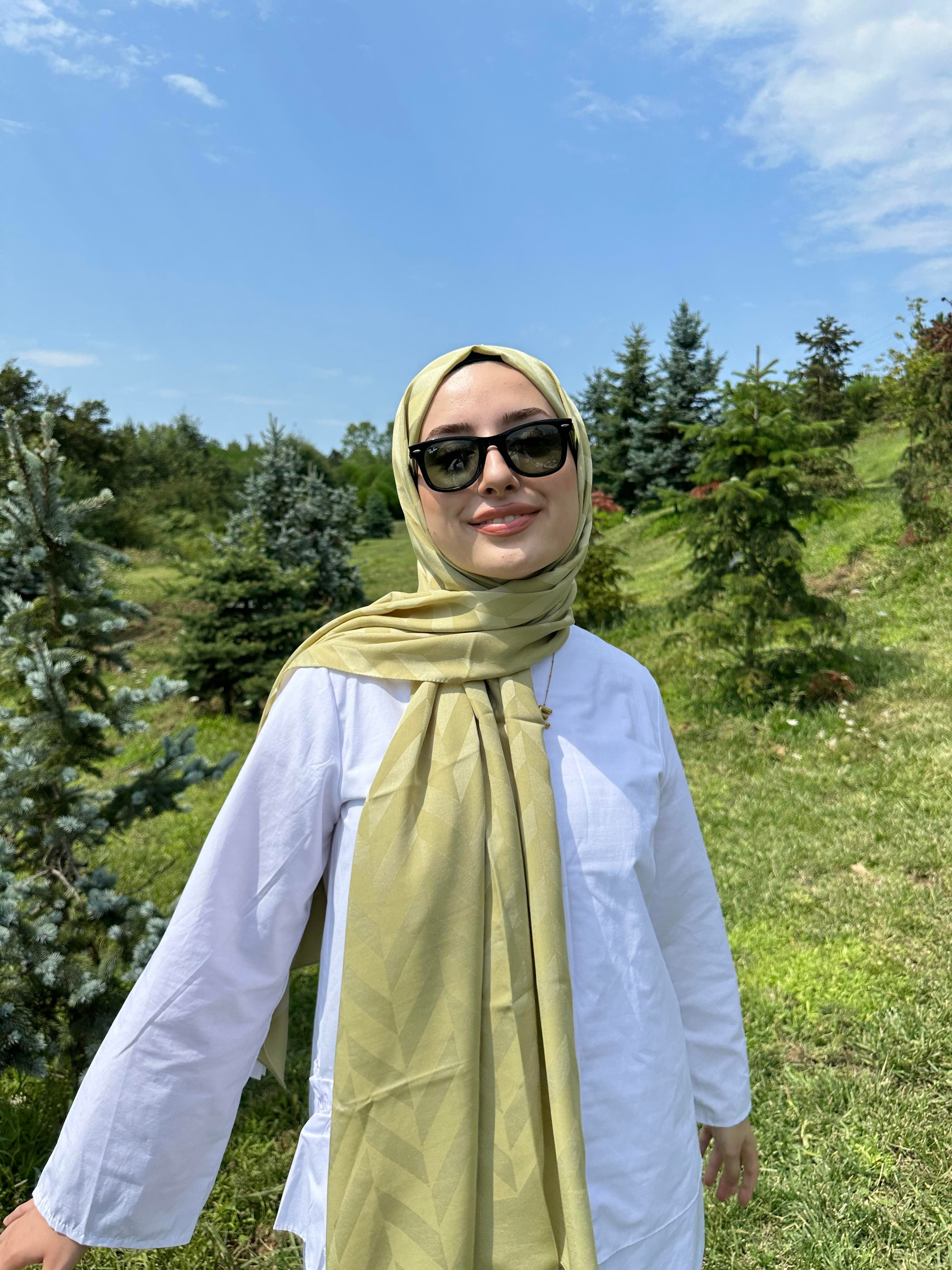 DEFNE YAPRAĞI BALIKSIRTI DESEN JAKAR ŞAL