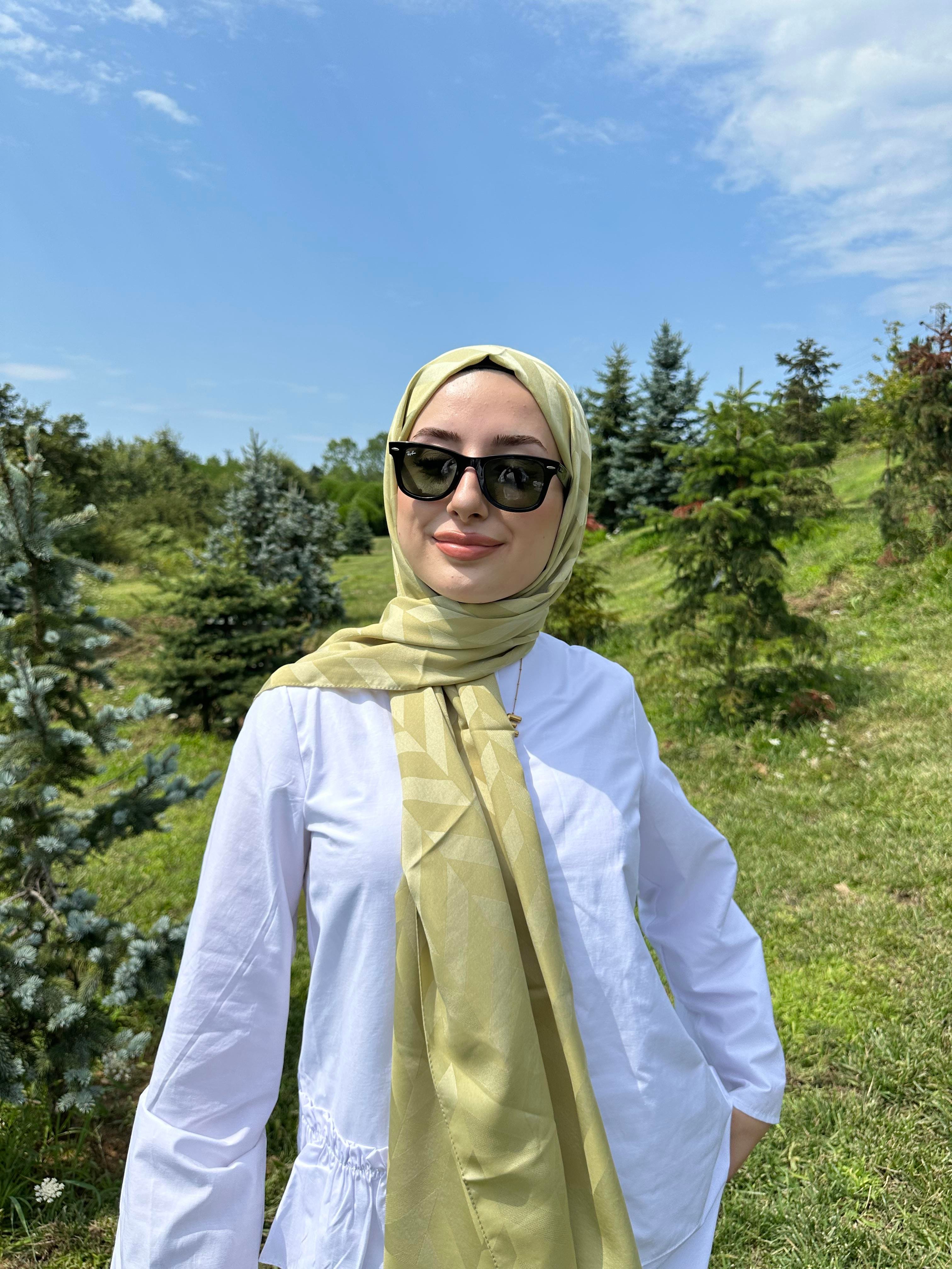 DEFNE YAPRAĞI BALIKSIRTI DESEN JAKAR ŞAL