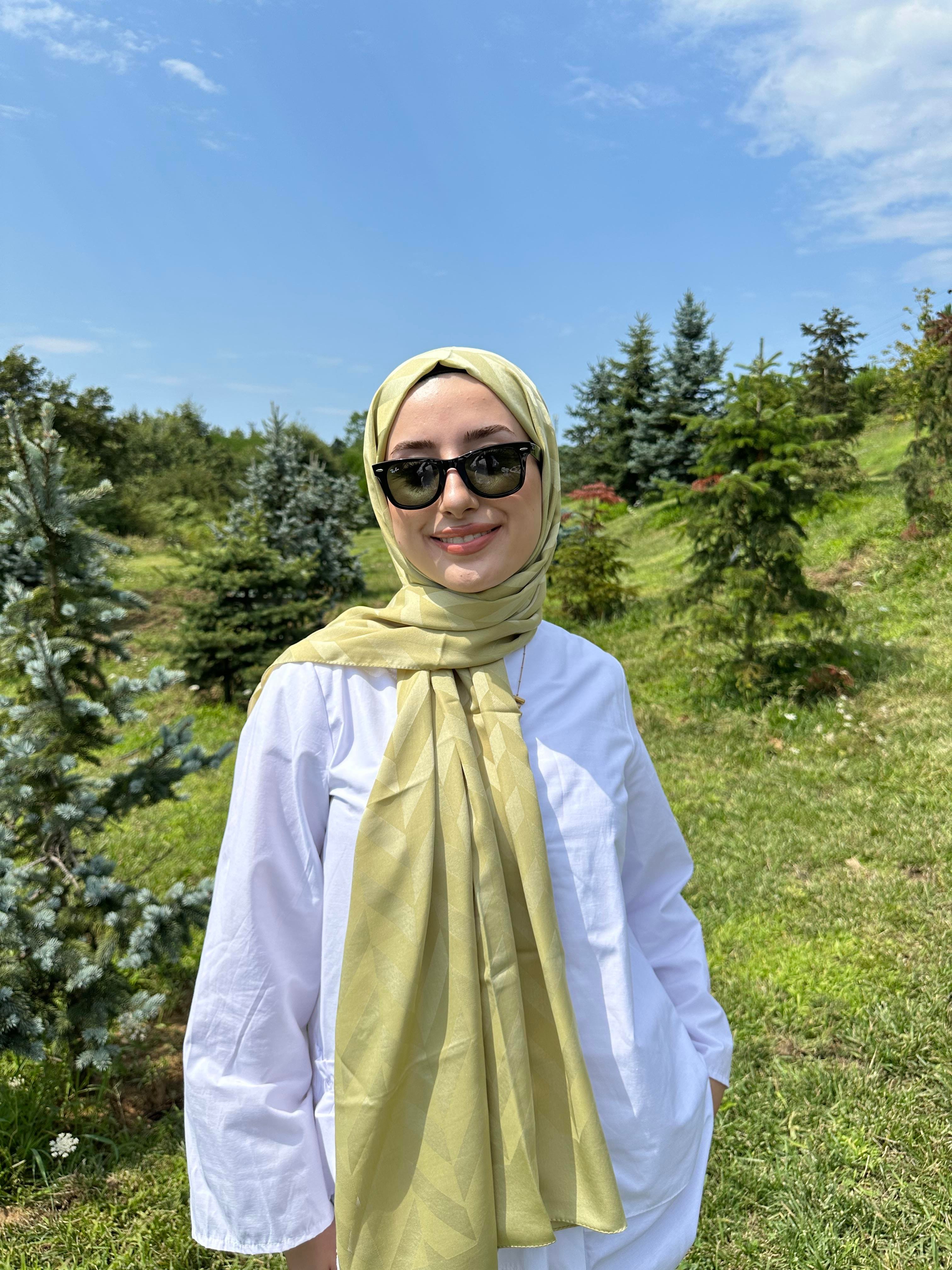 DEFNE YAPRAĞI BALIKSIRTI DESEN JAKAR ŞAL