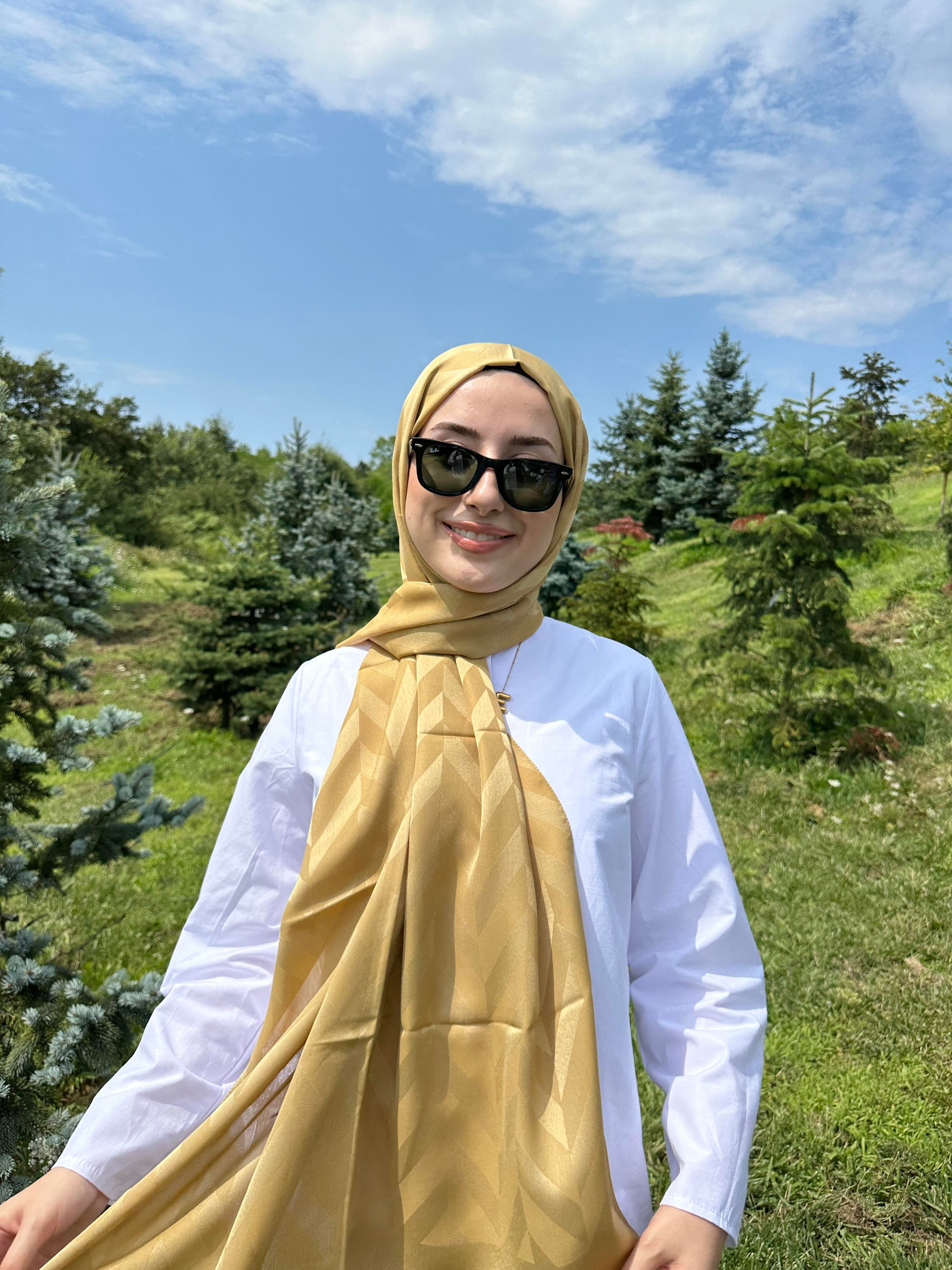 GOLD BALIKSIRTI DESEN JAKAR ŞAL