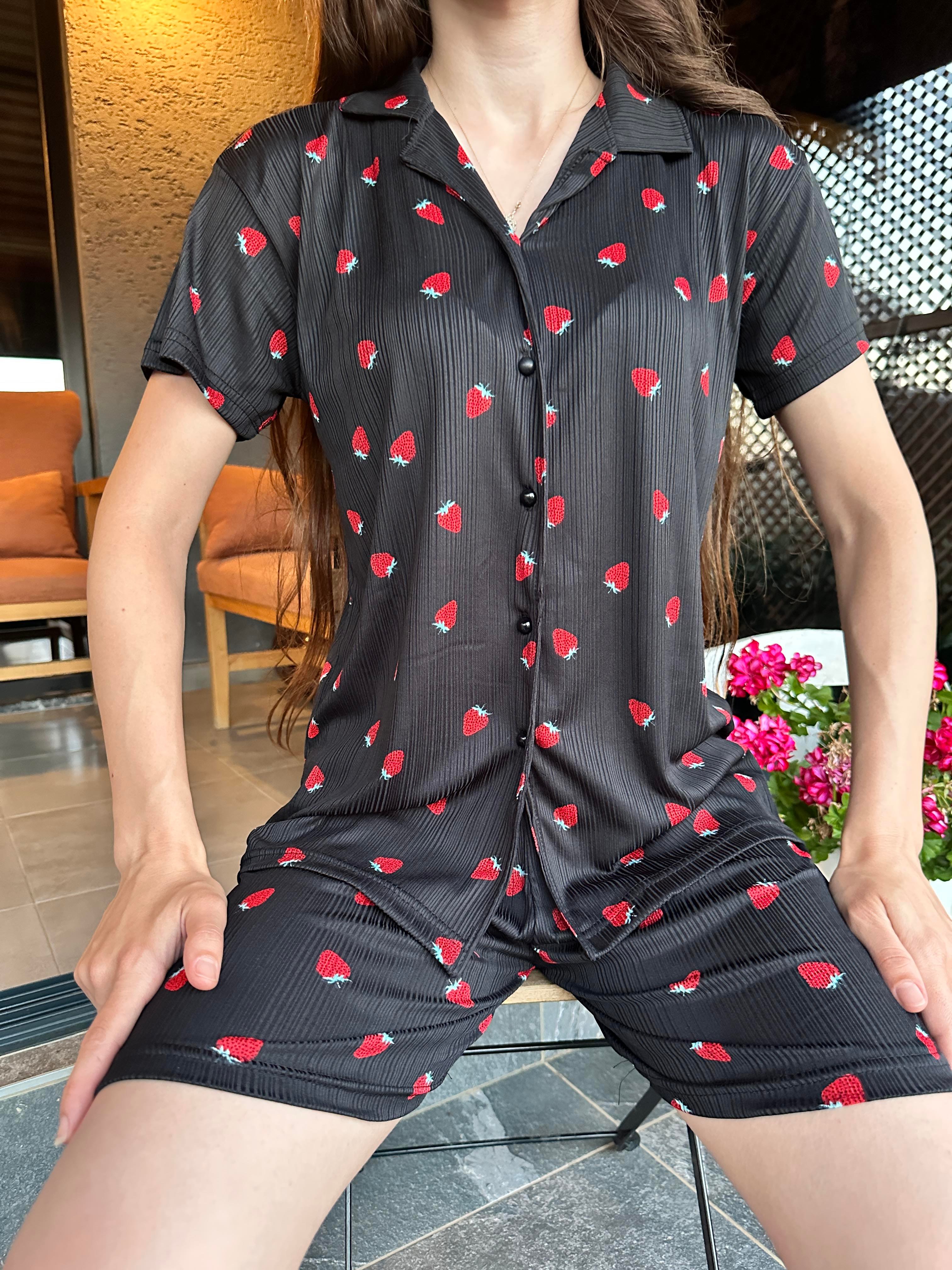 Çilek Desenli Gömlek Yaka Kısa Kol Pijama Takım Siyah