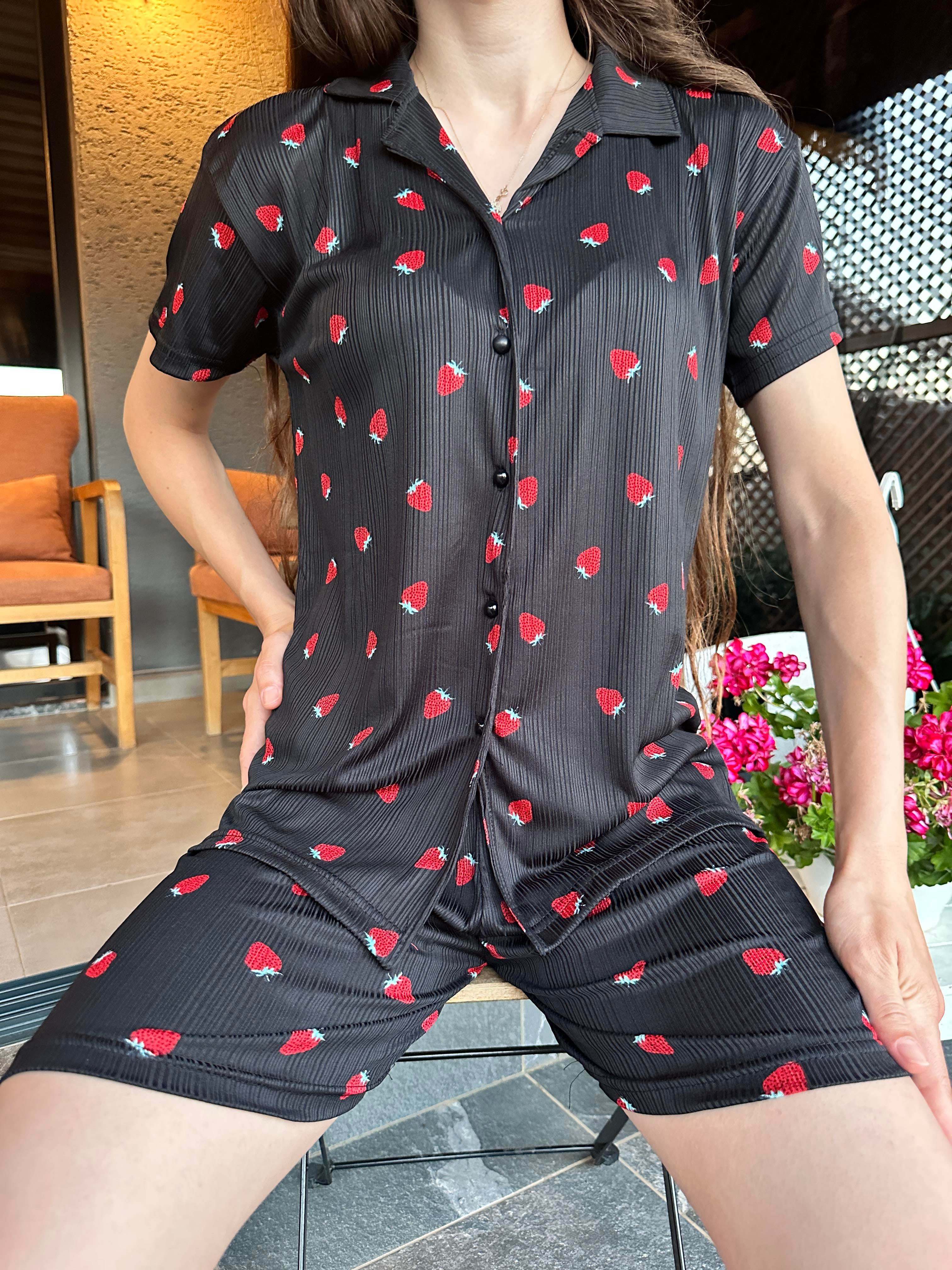 Çilek Desenli Gömlek Yaka Kısa Kol Pijama Takım Siyah