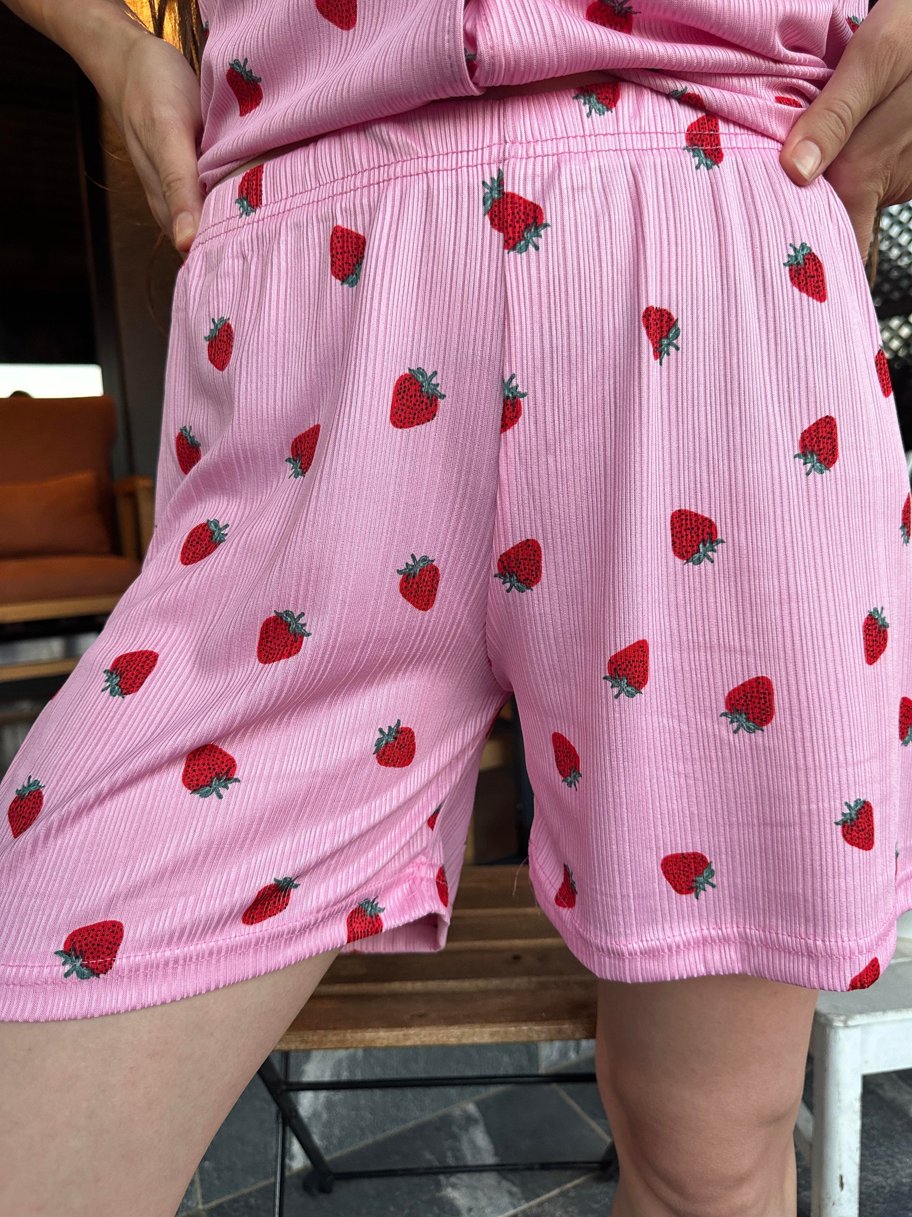 Çilek Desenli Kısa Kol Gömlek Yaka Pijama Takım Pembe
