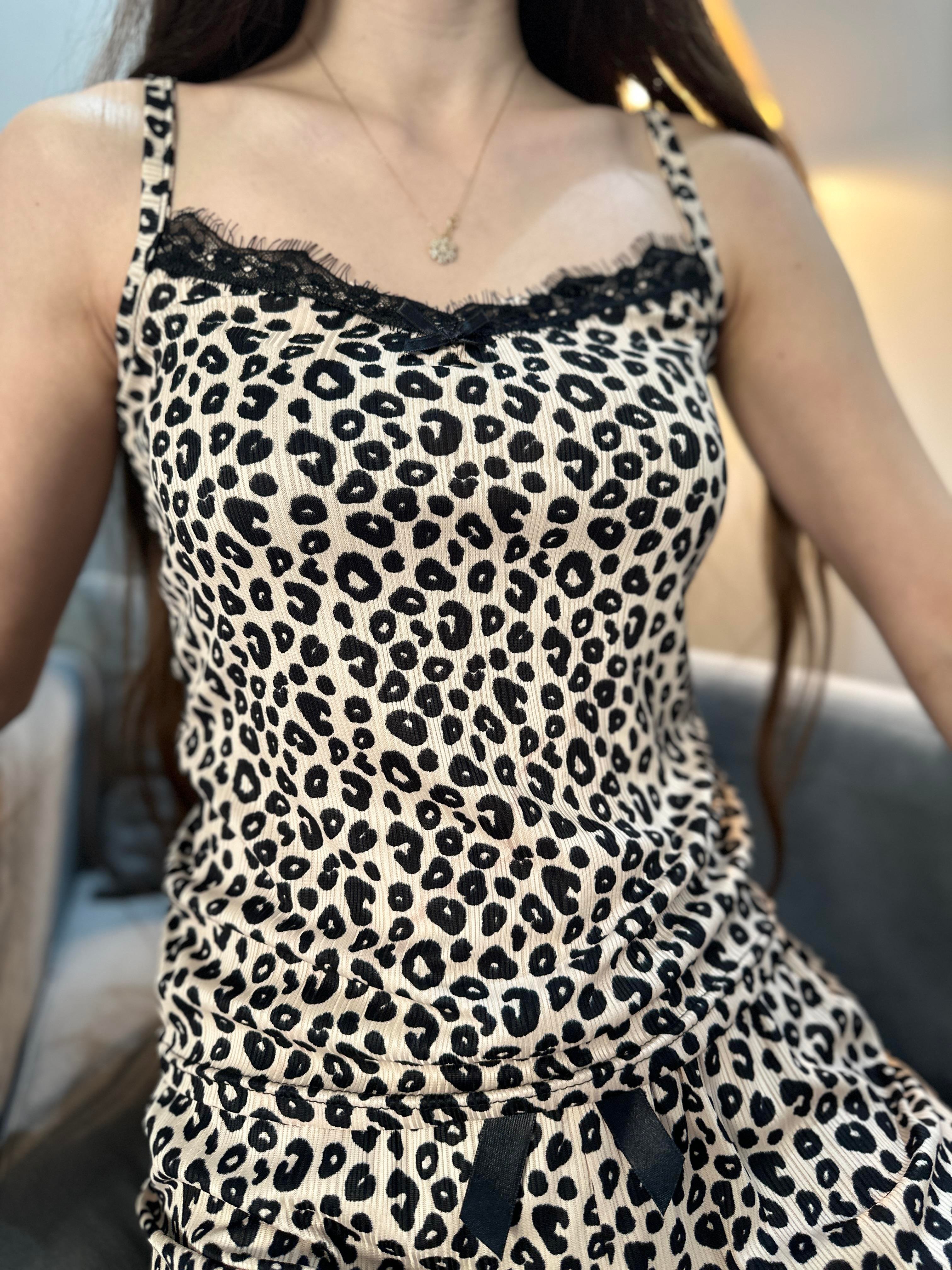 Leopar Desenli Şortlu Takım 