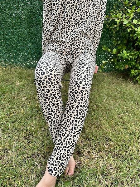 Leopar Desenli Süet Pijama Takım 