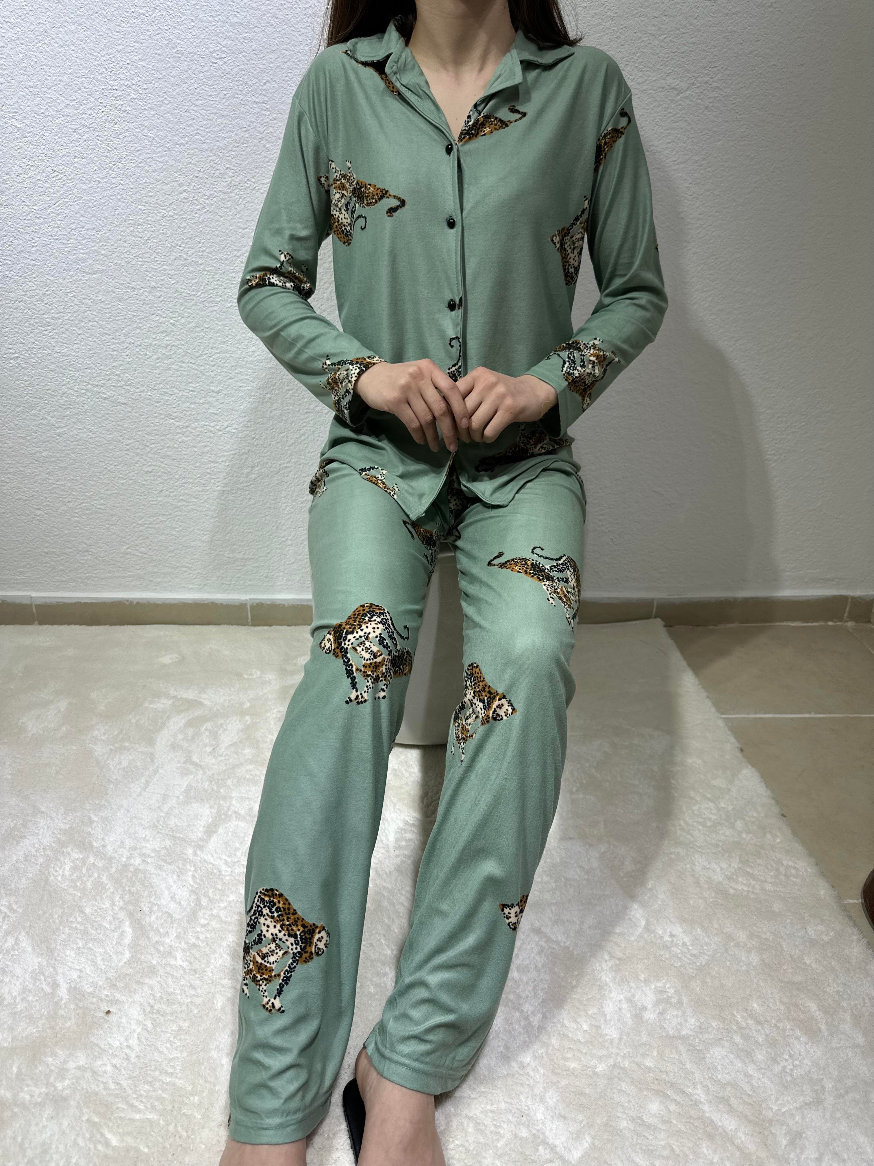 Leopar Desenli Uzun Kol Süet Pijama Takım Yeşil