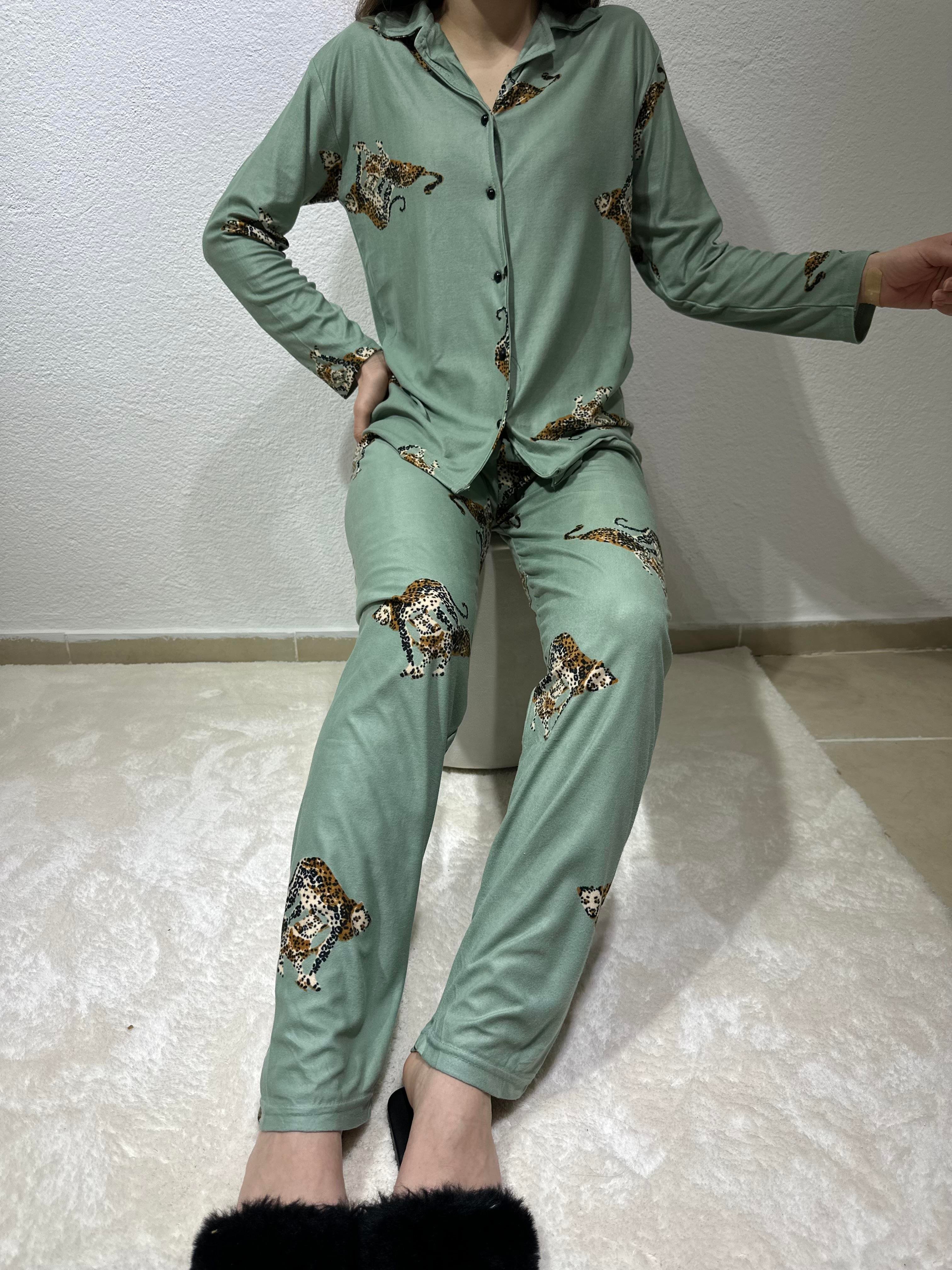 Leopar Desenli Uzun Kol Süet Pijama Takım Yeşil