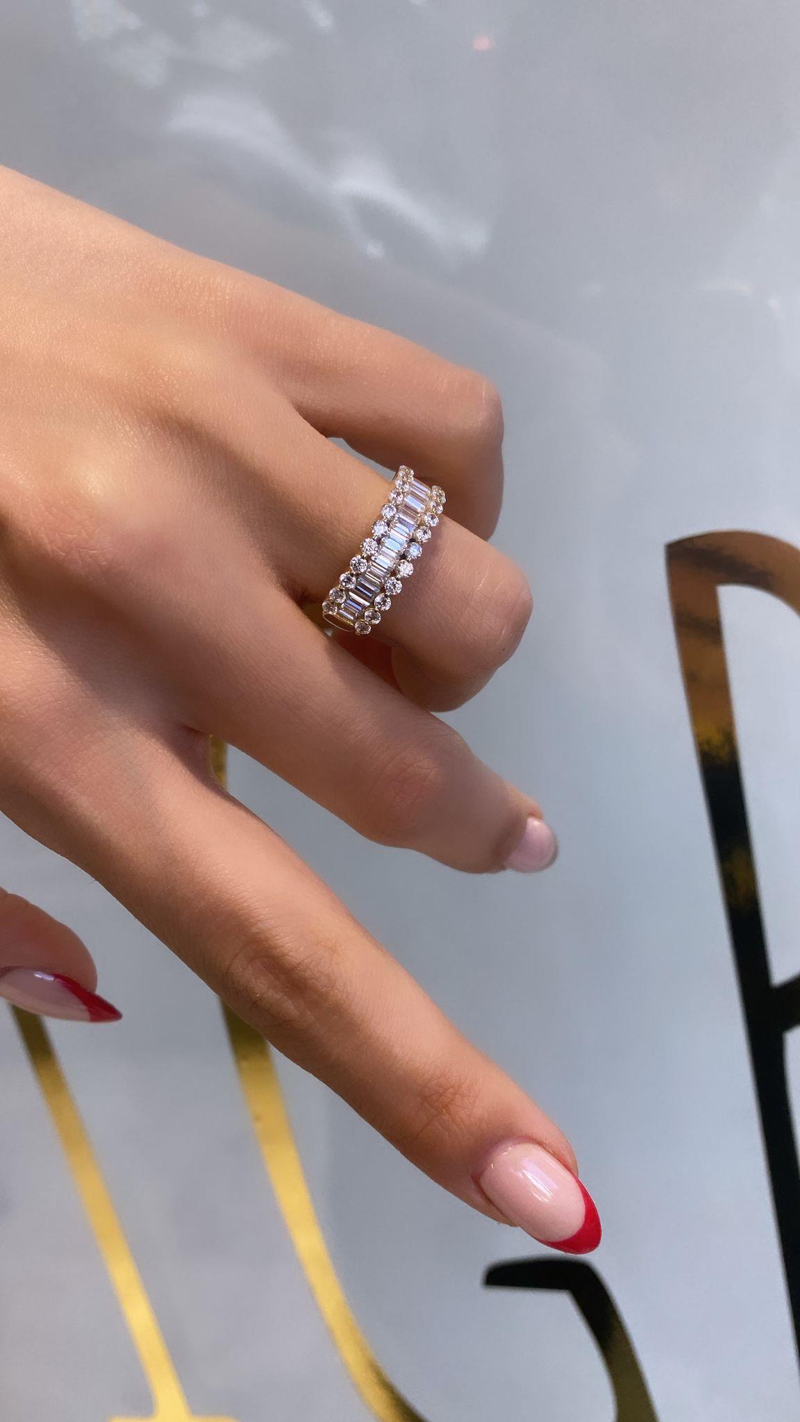 Effective Shiny Baugette Yüzük