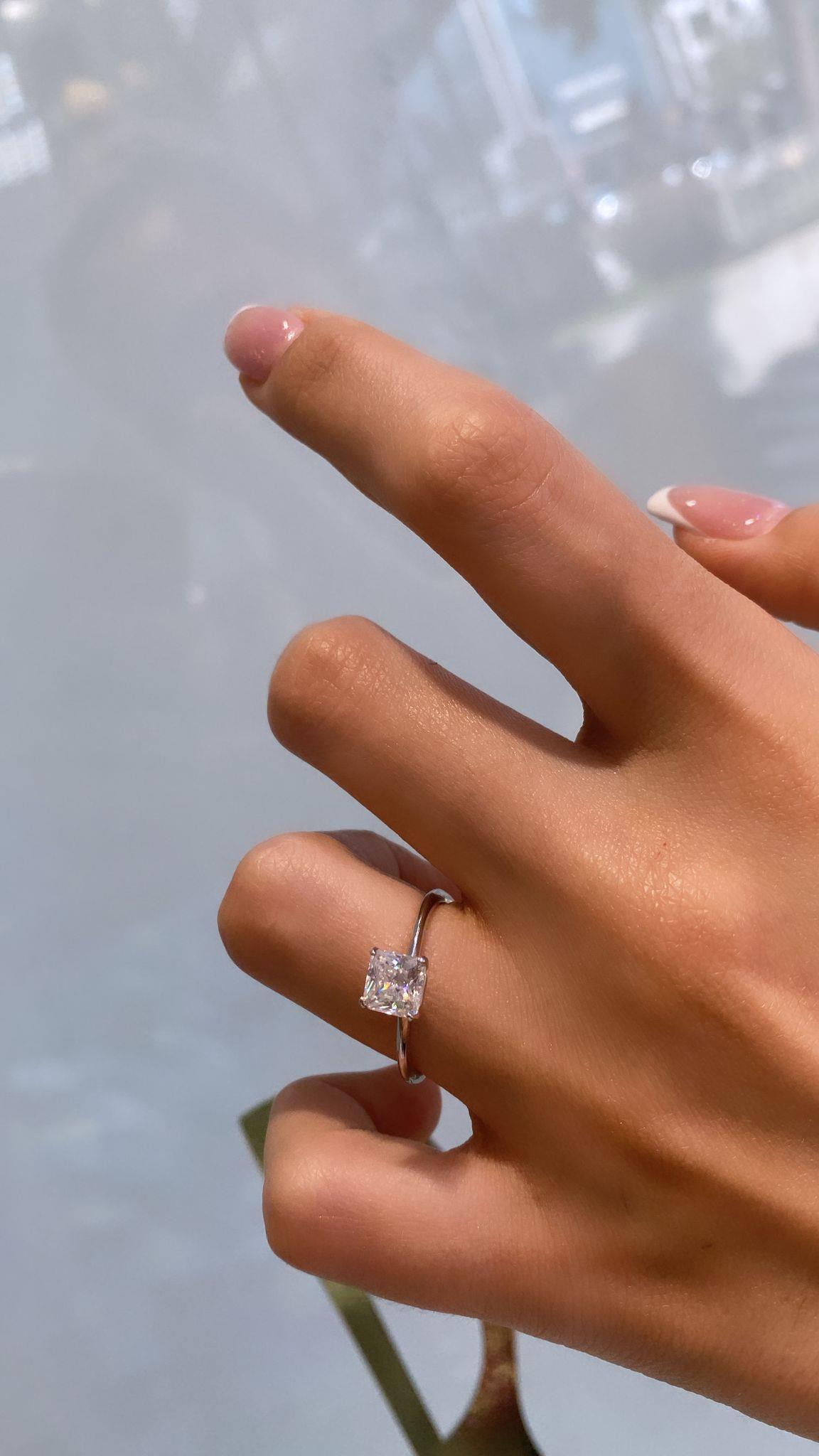 İthal Vip Seri Miny Celia Tektaş Yüzük