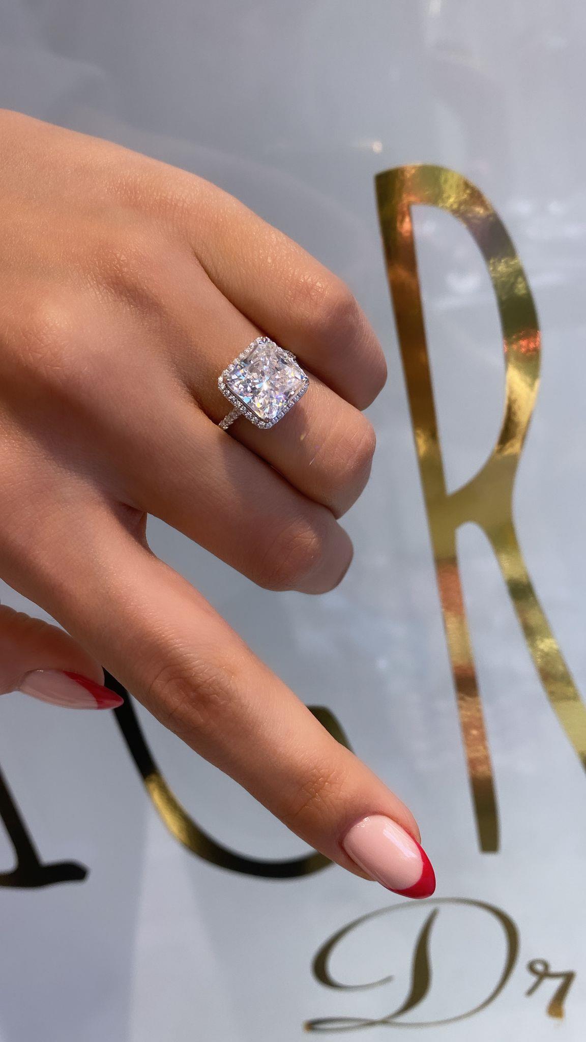 İthal Vip Seri Mozanite Taşlı Quare Yüzük