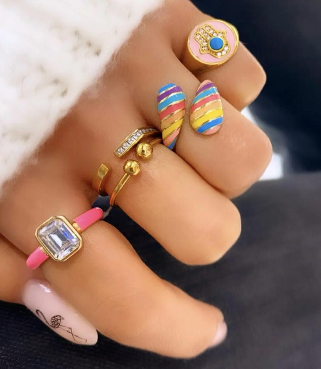 Pembe Mineli Hamsa Yüzük