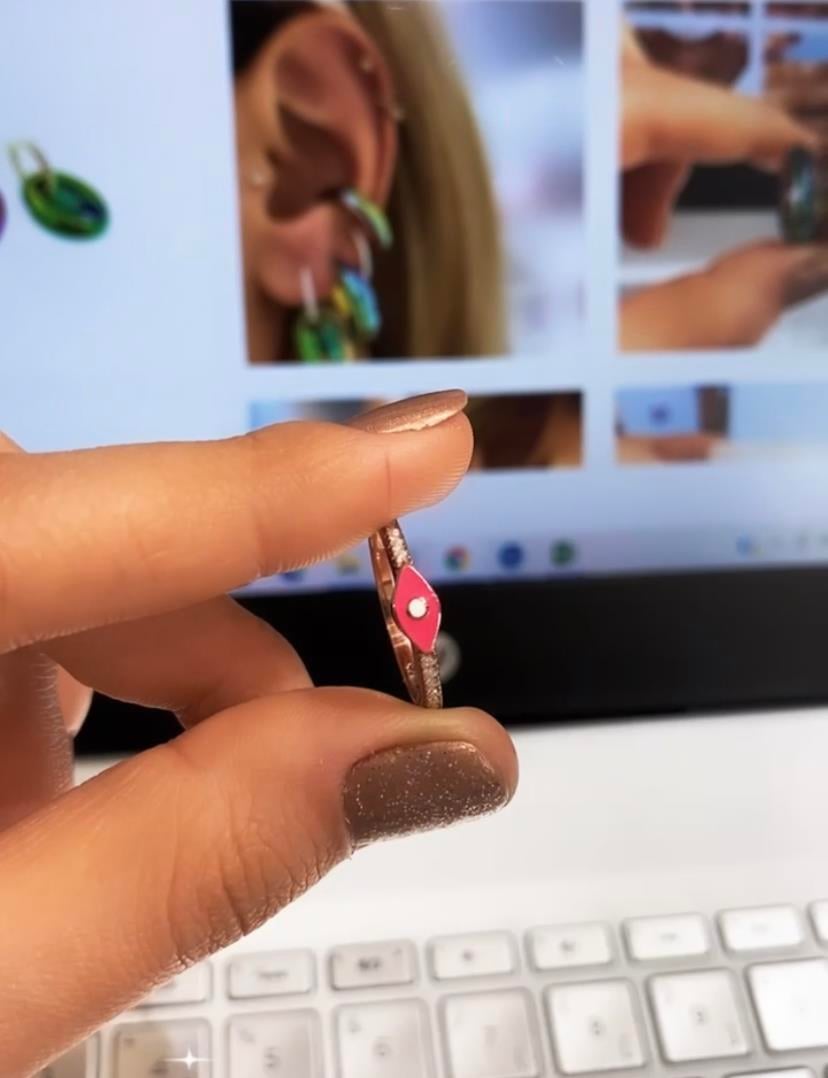 Pembe Neon Mineli Göz Yüzük