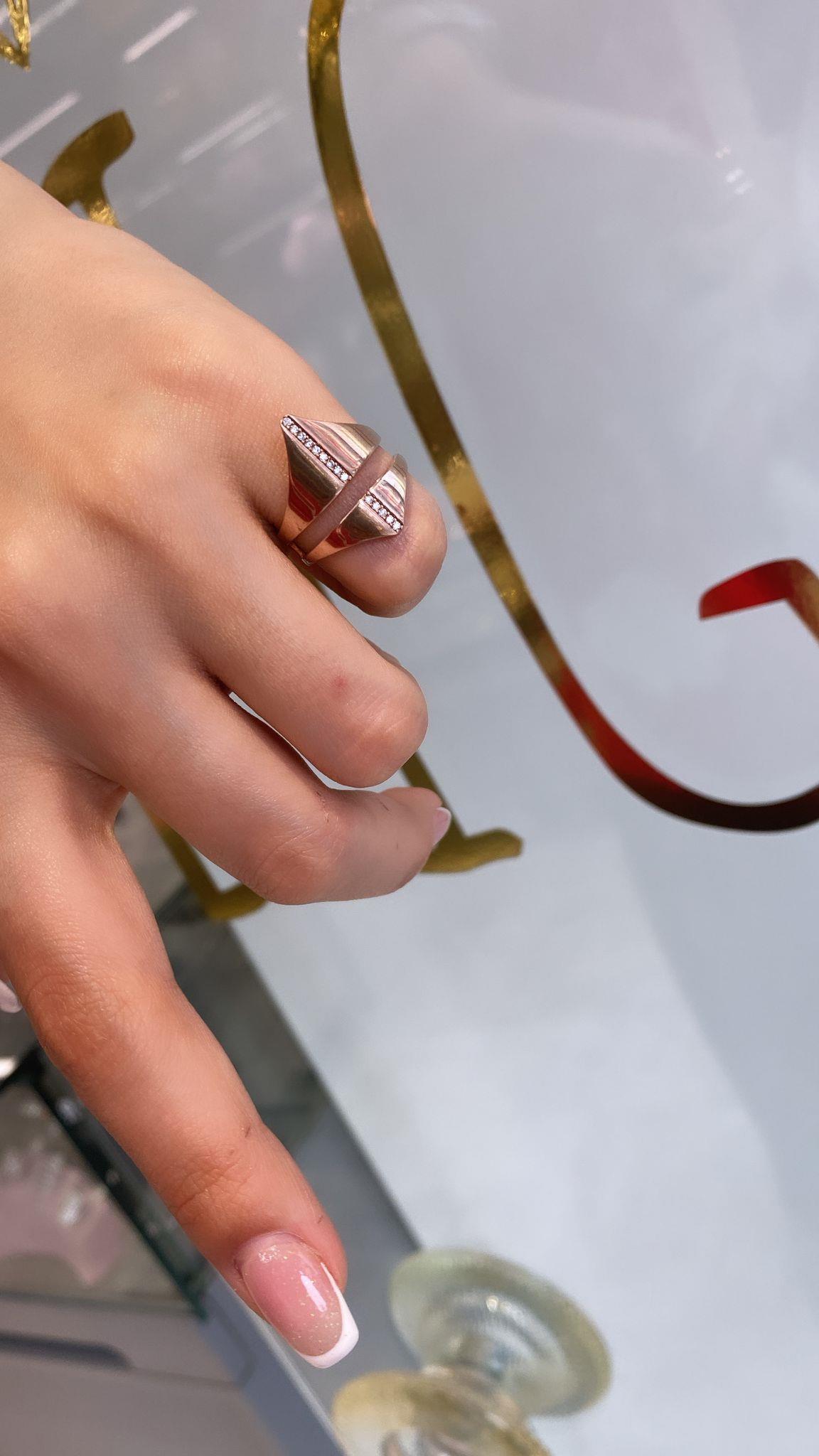 Üçgen Şövalye Yüzük