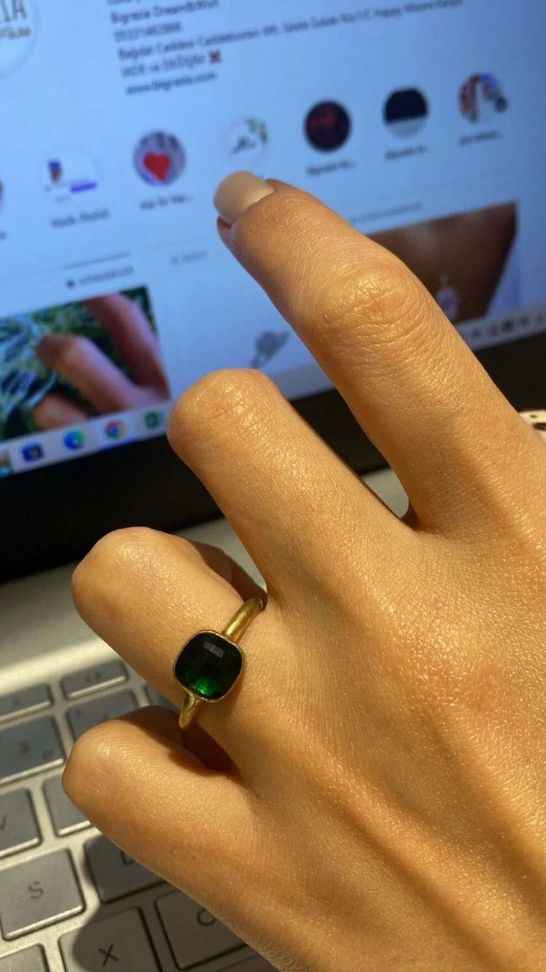 Yeşil Taşlı Kare Yüzük