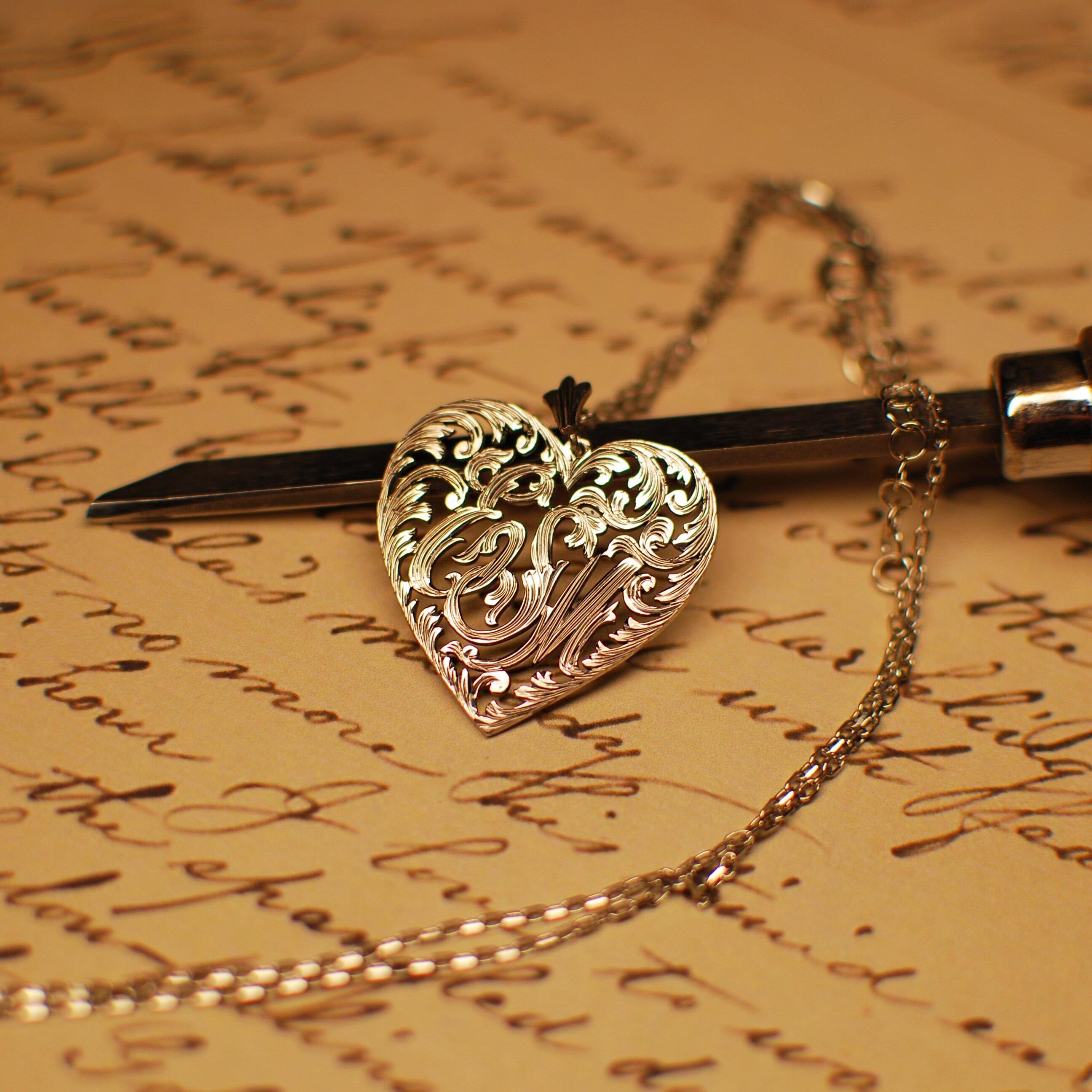 Kalp Monogram Kolye