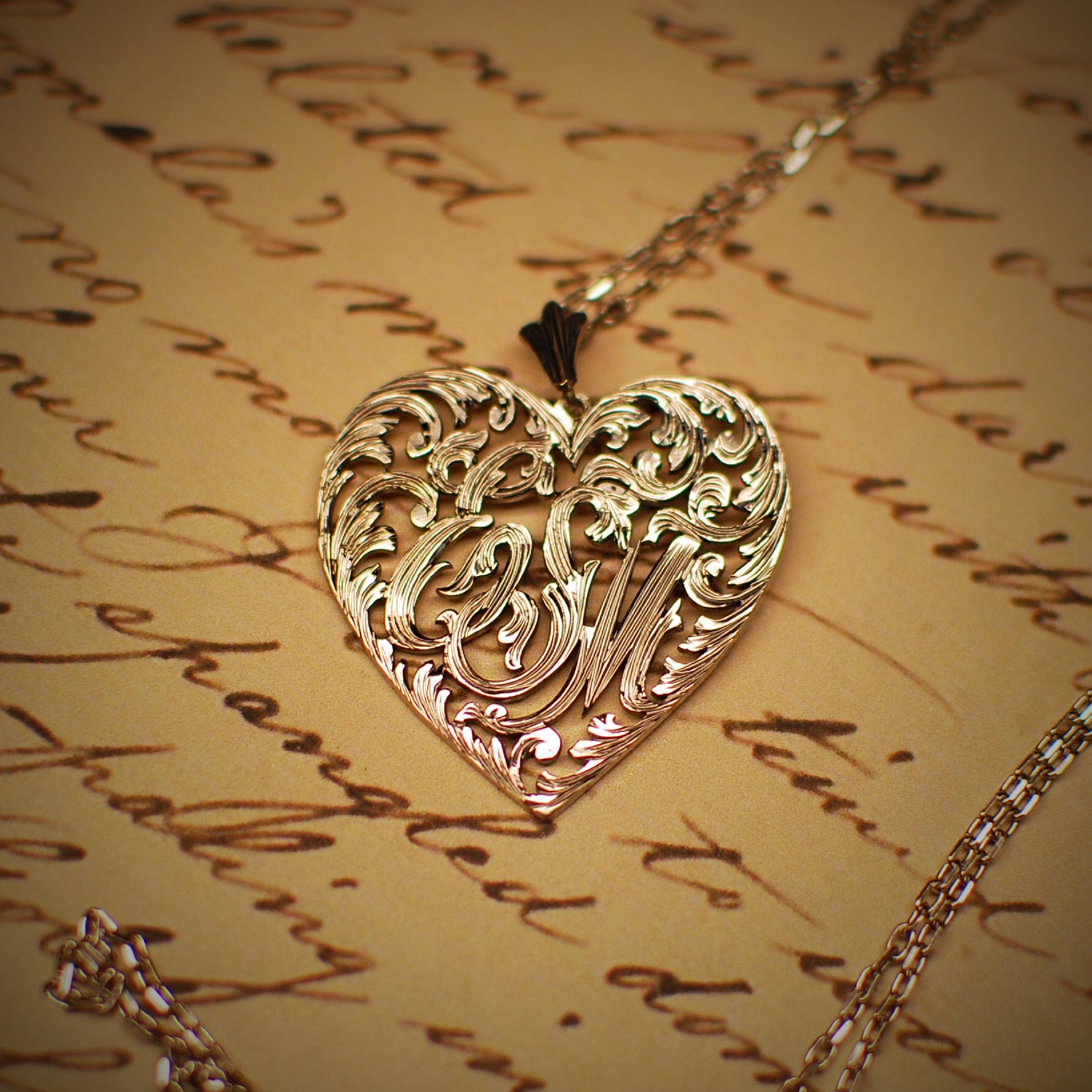 Kalp Monogram Kolye