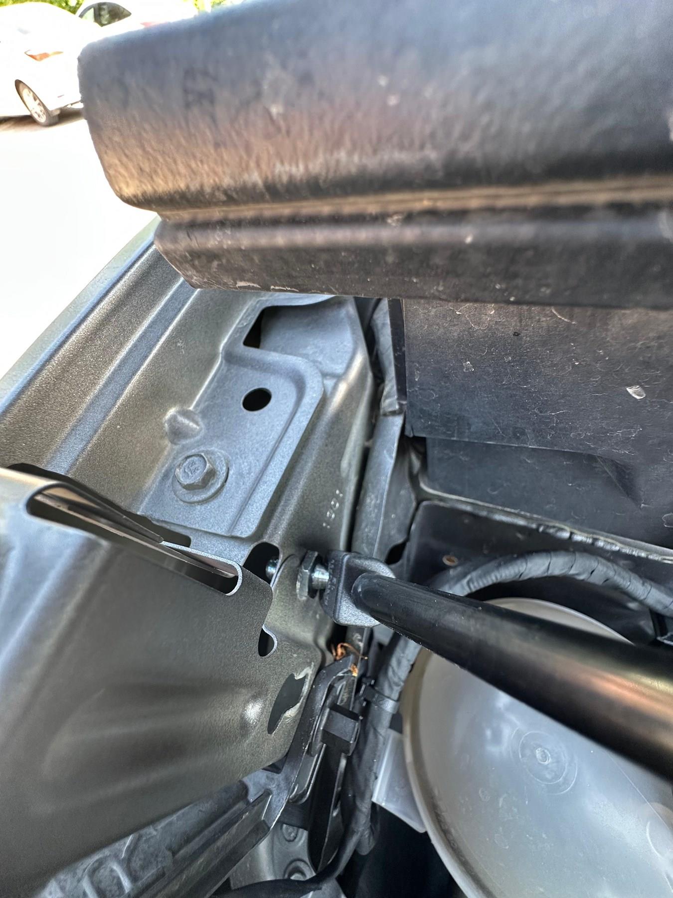 Citroën C3 Aircross Kaput Amortisör Kiti (Gazlı – Sağ + Sol Takım)