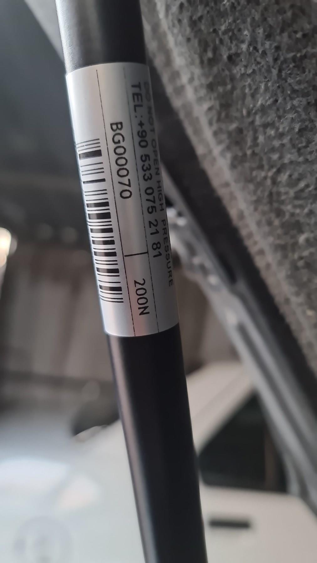 Hyundai Elantra GT I30 GD 2011-2017  KAPUT Amortisörü KİTİ- SETİ