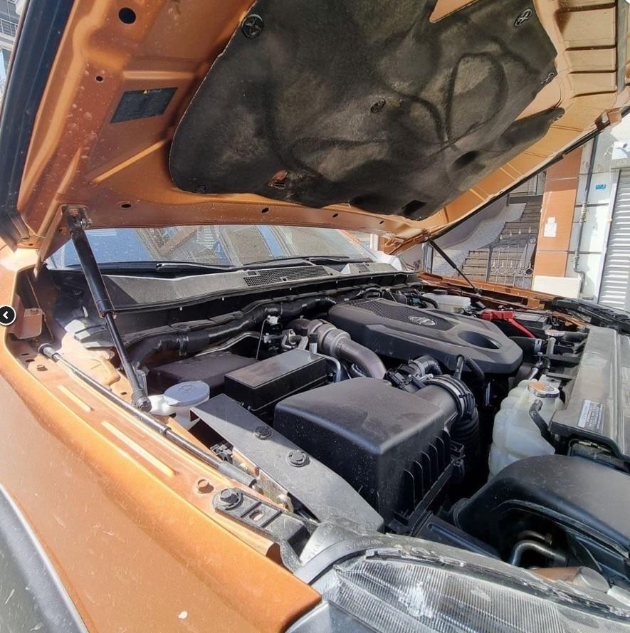 NİSSAN Navara 2014 ve sonrası Kaput Amortisörü SETİ