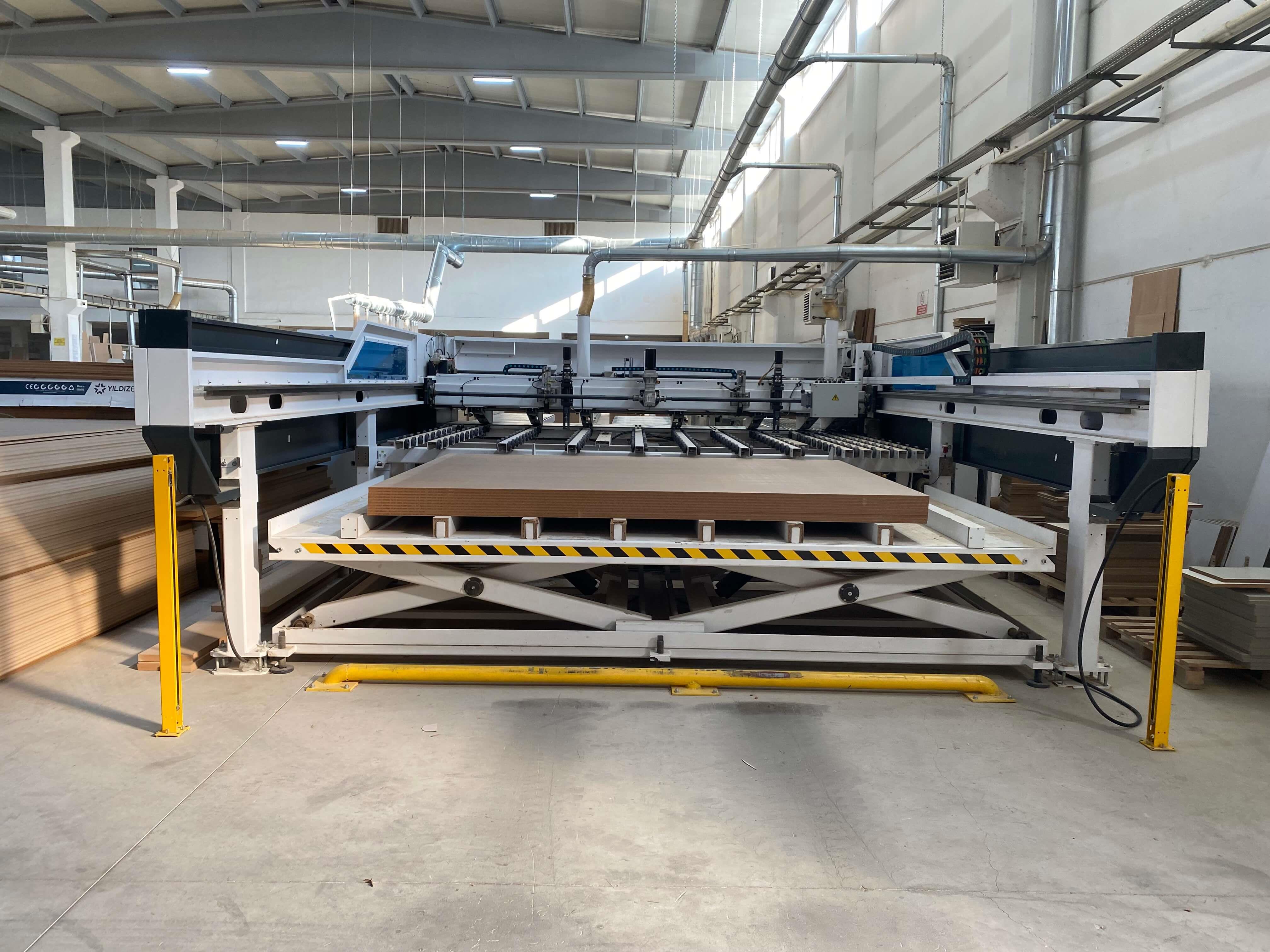 Aes Alpha Ps 04 - 3800 Asansörlü Panel Ebatlama Makinesi (2022)